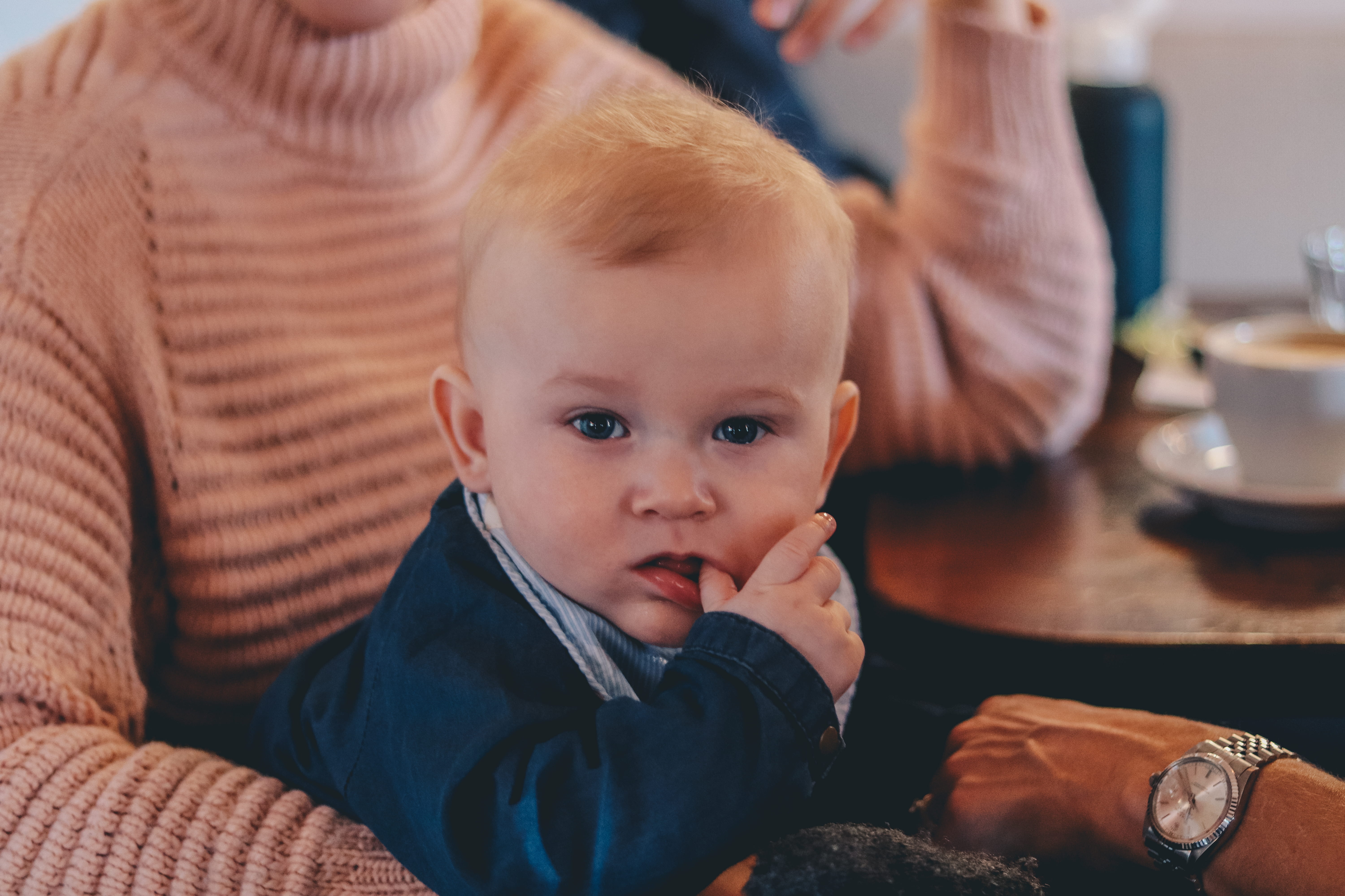 blonde, smiling, wearing, turtleneck, cute, coffee shop, woman, indoor, people, young, biting, cafe, boy, shirt, thumb, happiness, photography, domestic room, HD Wallpaper