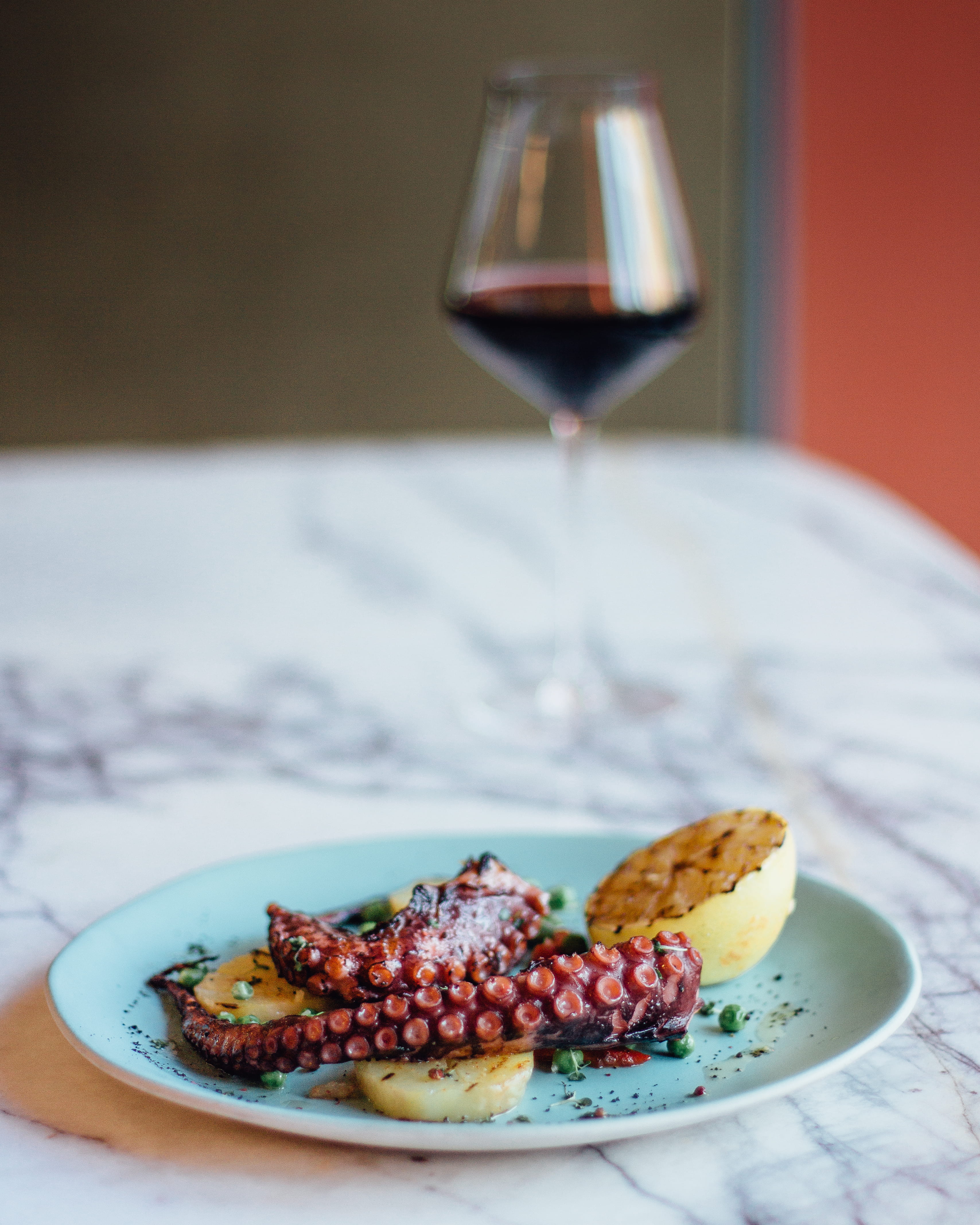 closeup, slice, 4K, wine, pink, homemade, healthy Eating, food, calamari, berry Fruit, octopus, plate, gourmet, dessert, marble, breakfast, freshness, Phone HD Wallpaper