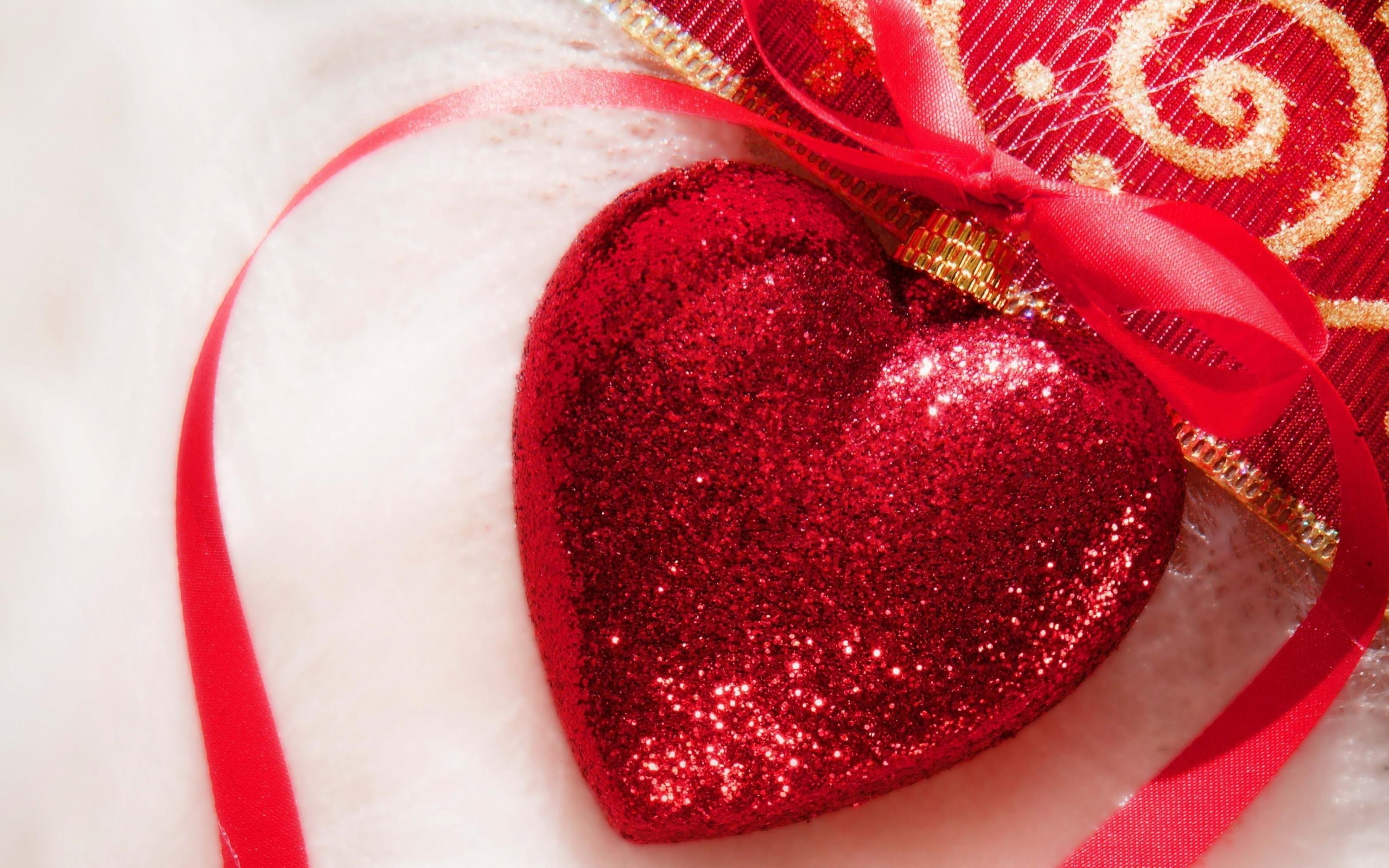 heart, contaienr, red, sequin, artistic, 2K, hd, HD Wallpaper