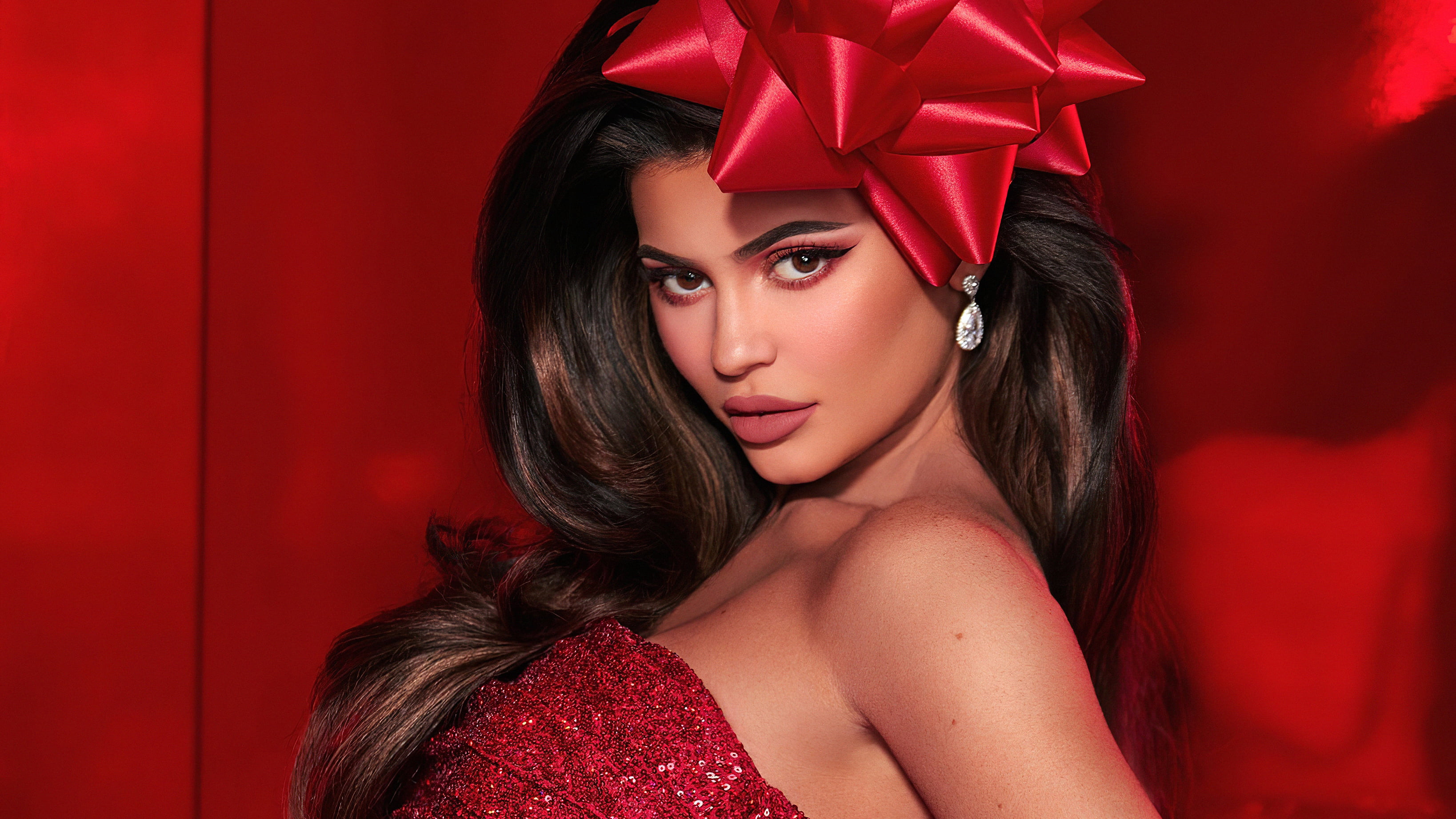 2K, sequins, makeup, gift, red, Kylie Jenner, HD Wallpaper