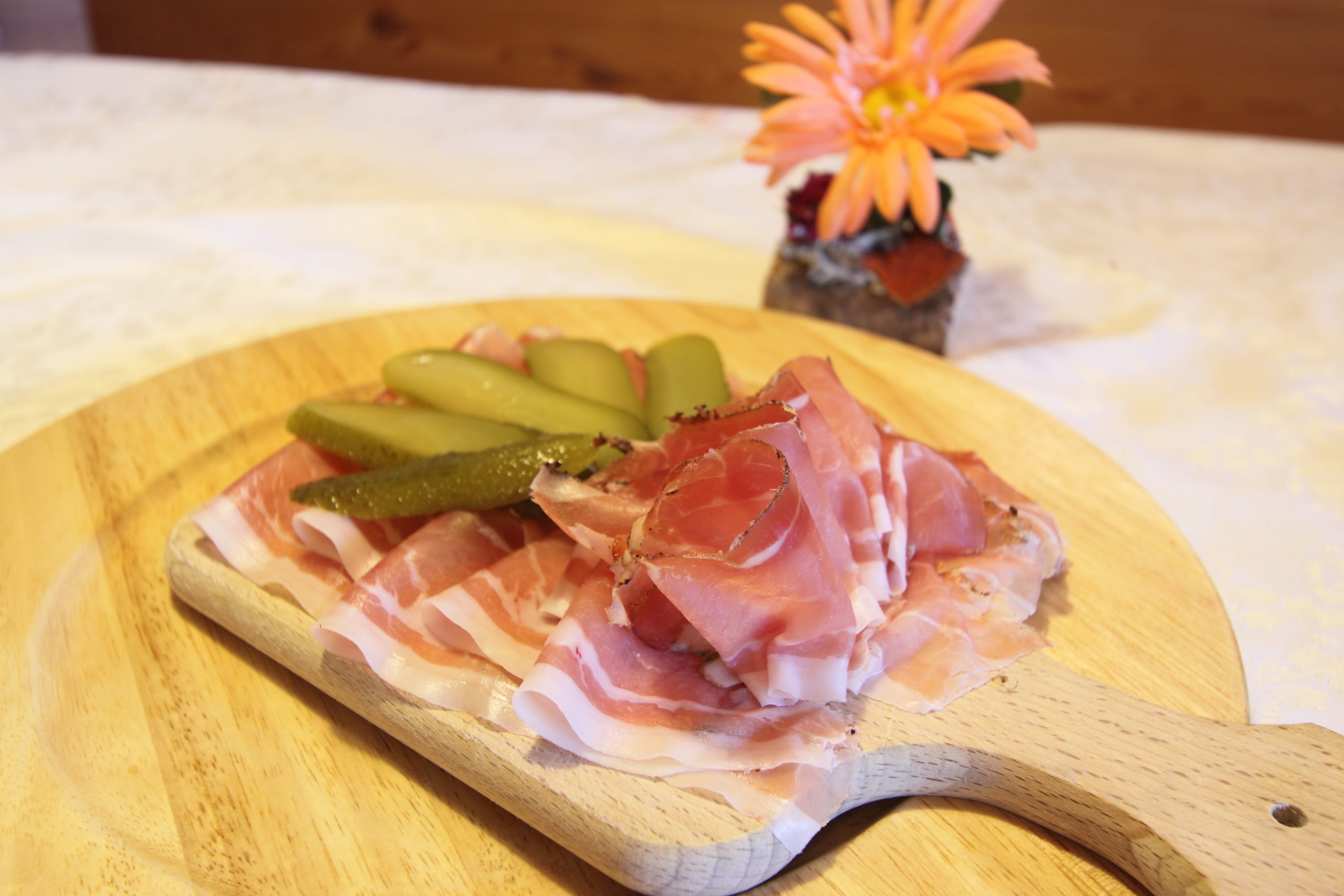 slice, ready-to-eat, wellbeing, indoors, table, food and drink, processed meat, food, 2K, wood - material, Speck, healthy eating, japanese food, pork, HD Wallpaper