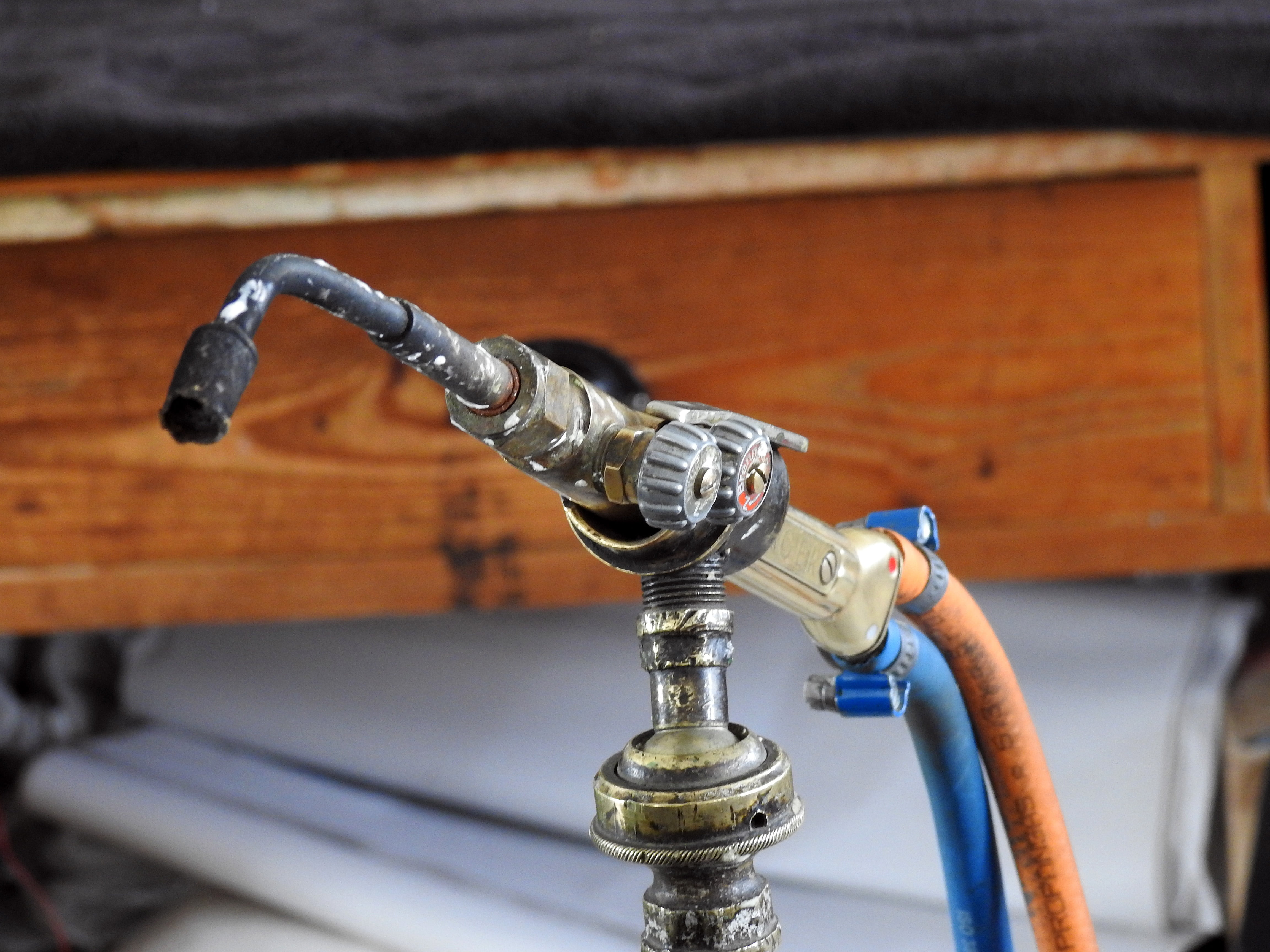 handle, outdoors, tool, bicycle, work, nature, motion, bunsen burner, day, workshop, no people, architecture, metal, water, close-up, transportation, faucet, HD Wallpaper