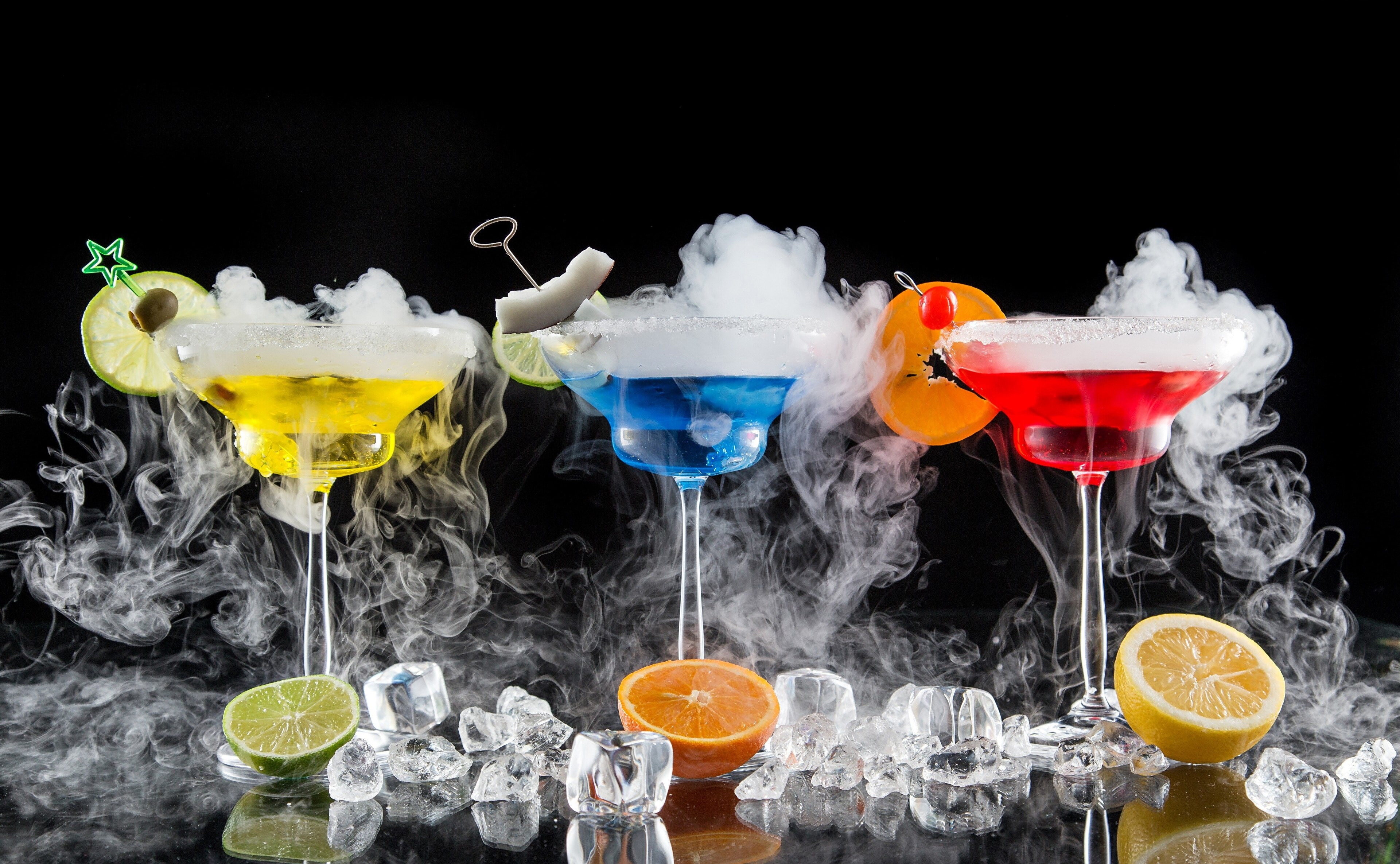 cocktail 4k  super, drink, still life, black background, glass, fruit, no people, studio shot, martini glass, alcohol, citrus fruit, indoors, martini, healthy eating, HD Wallpaper