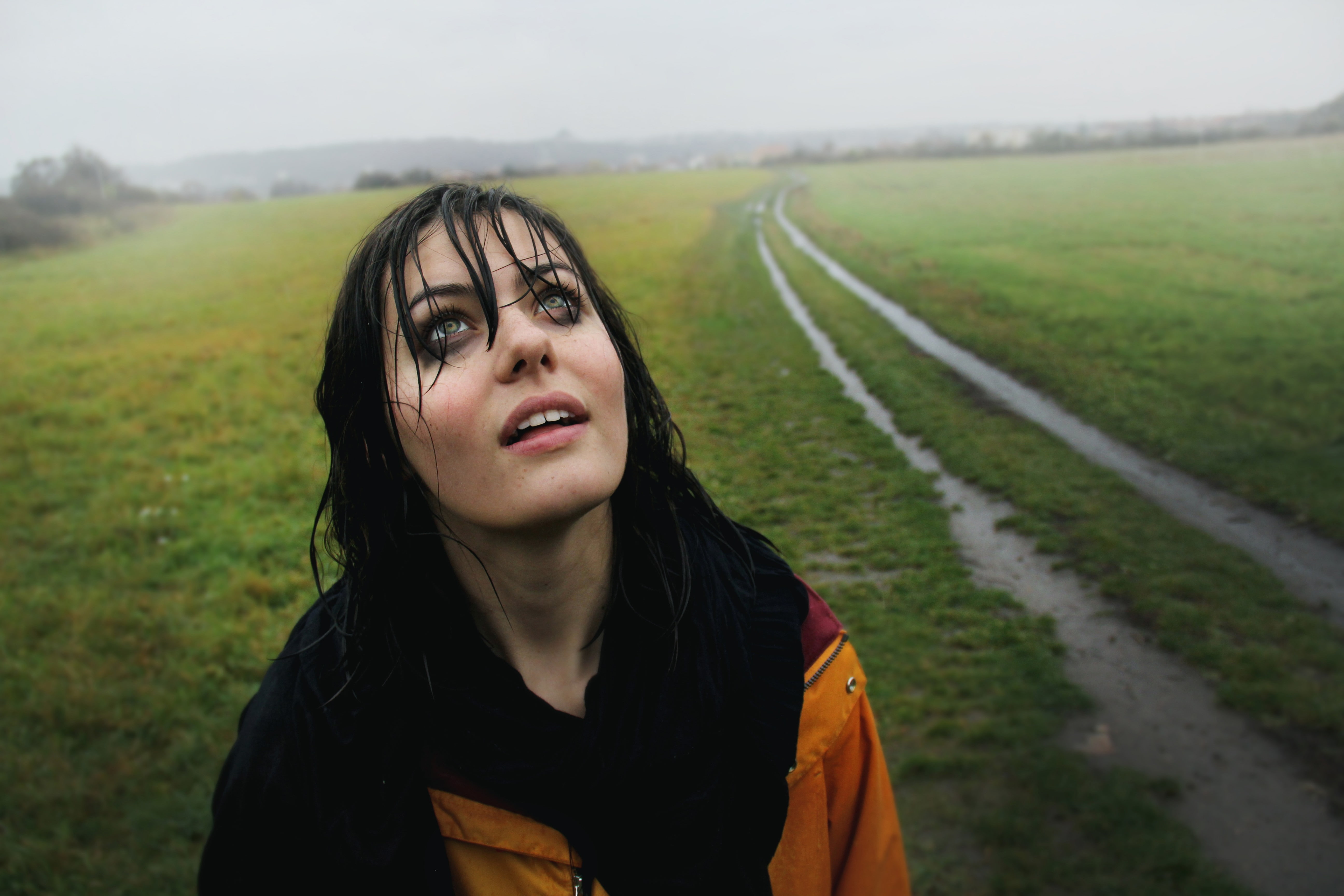 mascara, looking up, orange jacket, 5K, wet hair, women outdoors, brunette, women, HD Wallpaper