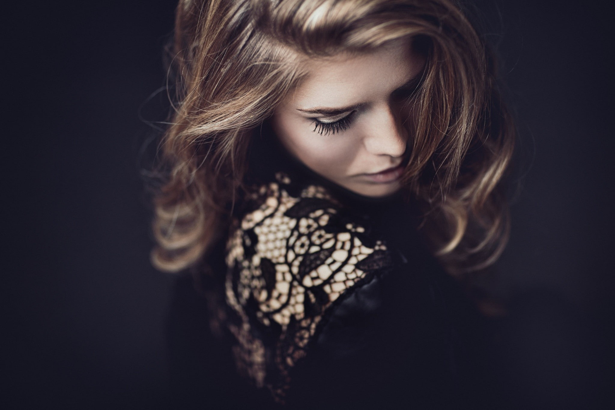 black dress, women, dress, blonde, 1080P, mascara, model, HD Wallpaper