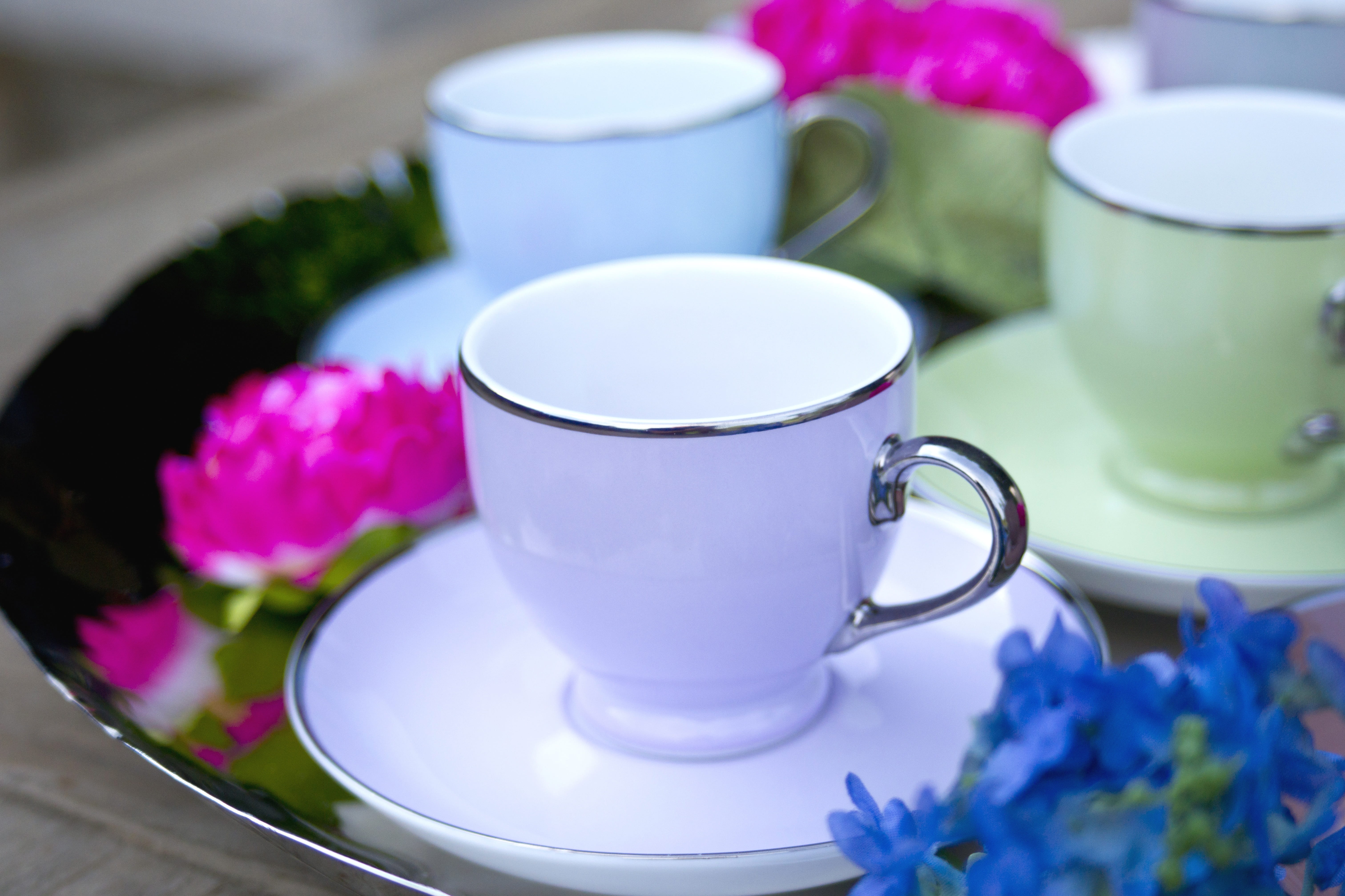 cup, tea - hot drink, hot drink, selective focus, saucer, background, flower, mug, flowering plant, ceramics, blue, drink, plant, pink color, food and drink, HD Wallpaper