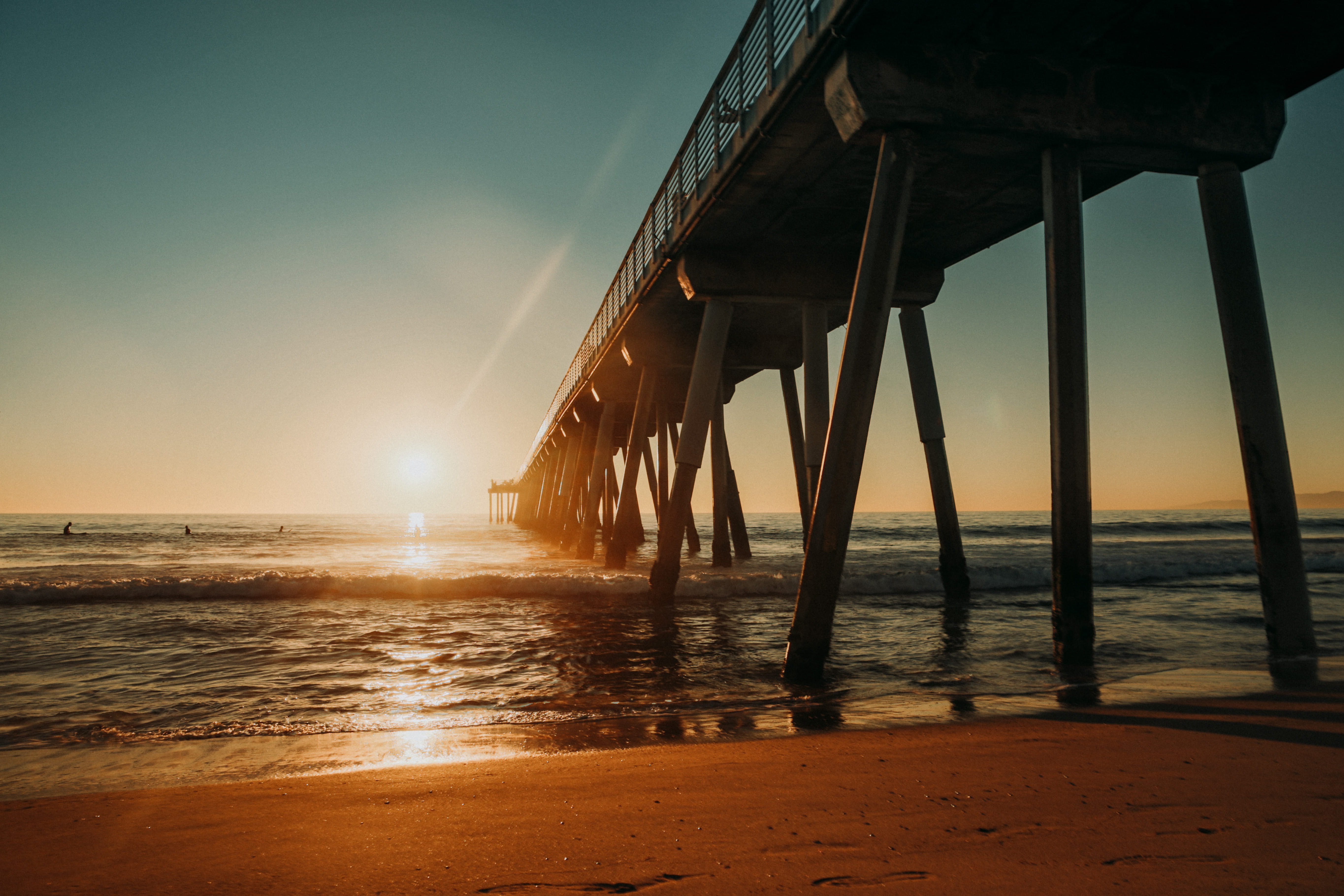 sunset, ocean, land, horizon, california, sand, underneath, scenics - nature, coast, hermosa, sky, architectural column, pier, seashore, beach, human, banister, HD Wallpaper