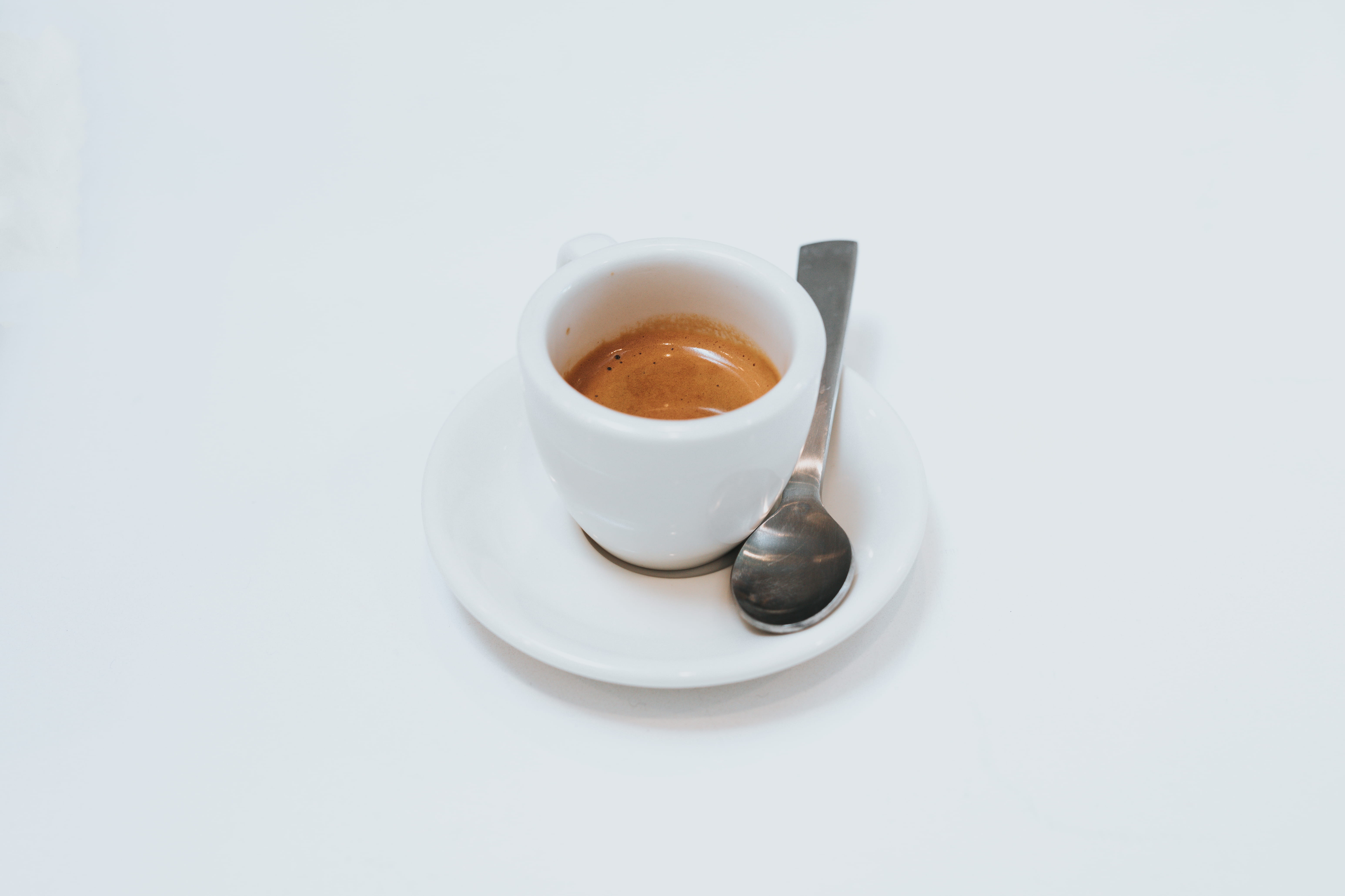 coffee, freshness, breakfast, diner, white, studio shot, kitchen utensil, filled, indoors, espresso, food and drink, socal, teaspoon, refreshment, coffee shop, HD Wallpaper