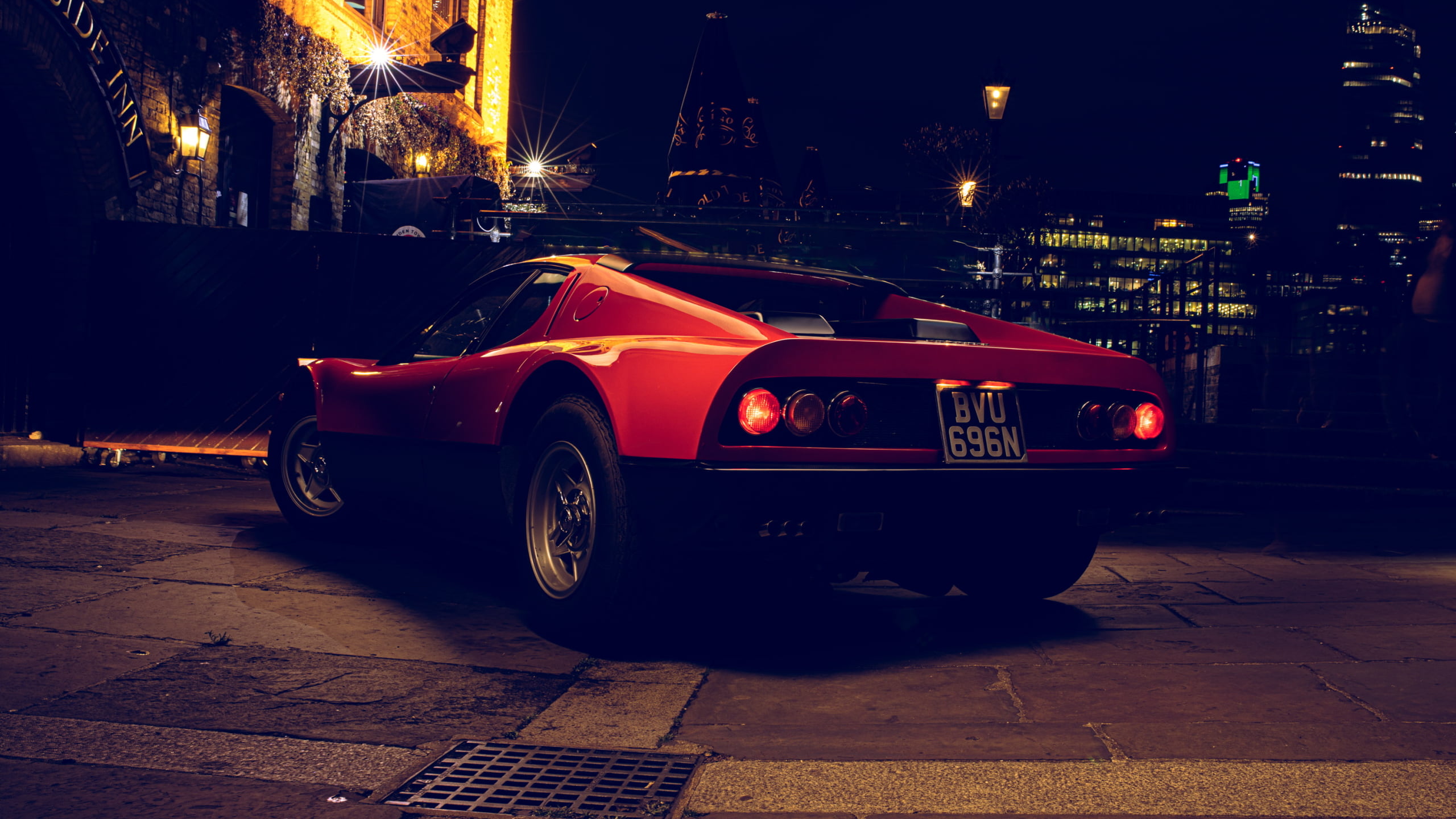 Ferrari 365 GT/4 BB, 2K, London, Ferrari Berlinetta Boxer, night, italian cars, red cars, HD Wallpaper