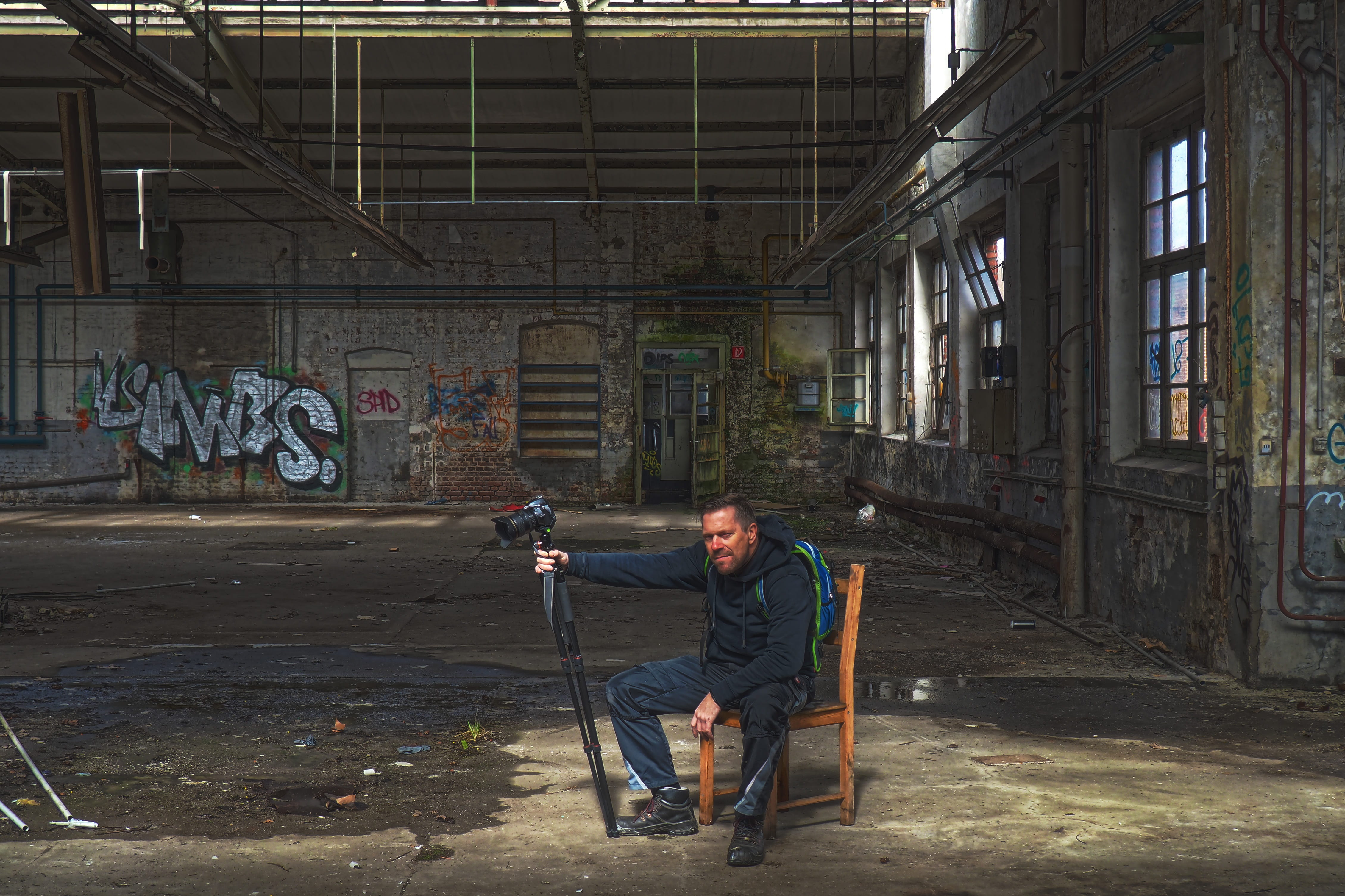 ernst, leave, weird, holding, break, break up, lapsed, cool, lost, built structure, mid adult, architecture, photographer, pforphoto, front view, rest, HD Wallpaper