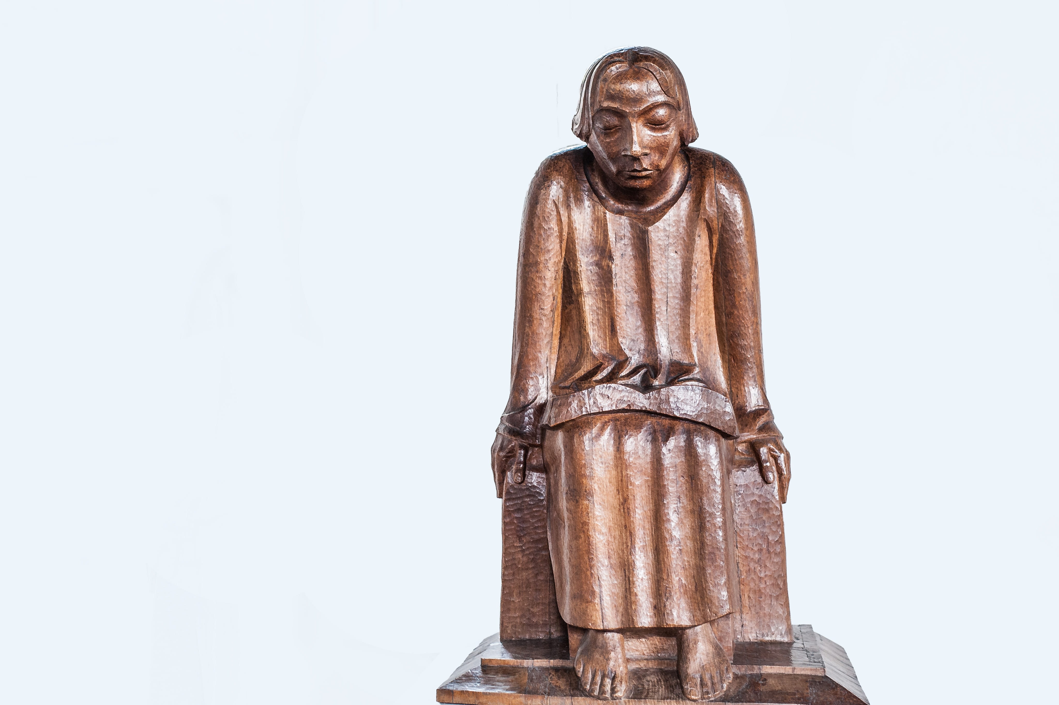 buddha, human representation, indoors, representation, artwork, looking at camera, sculpture, güstrow, white background, gertrud chapel, creativity, copy space, HD Wallpaper