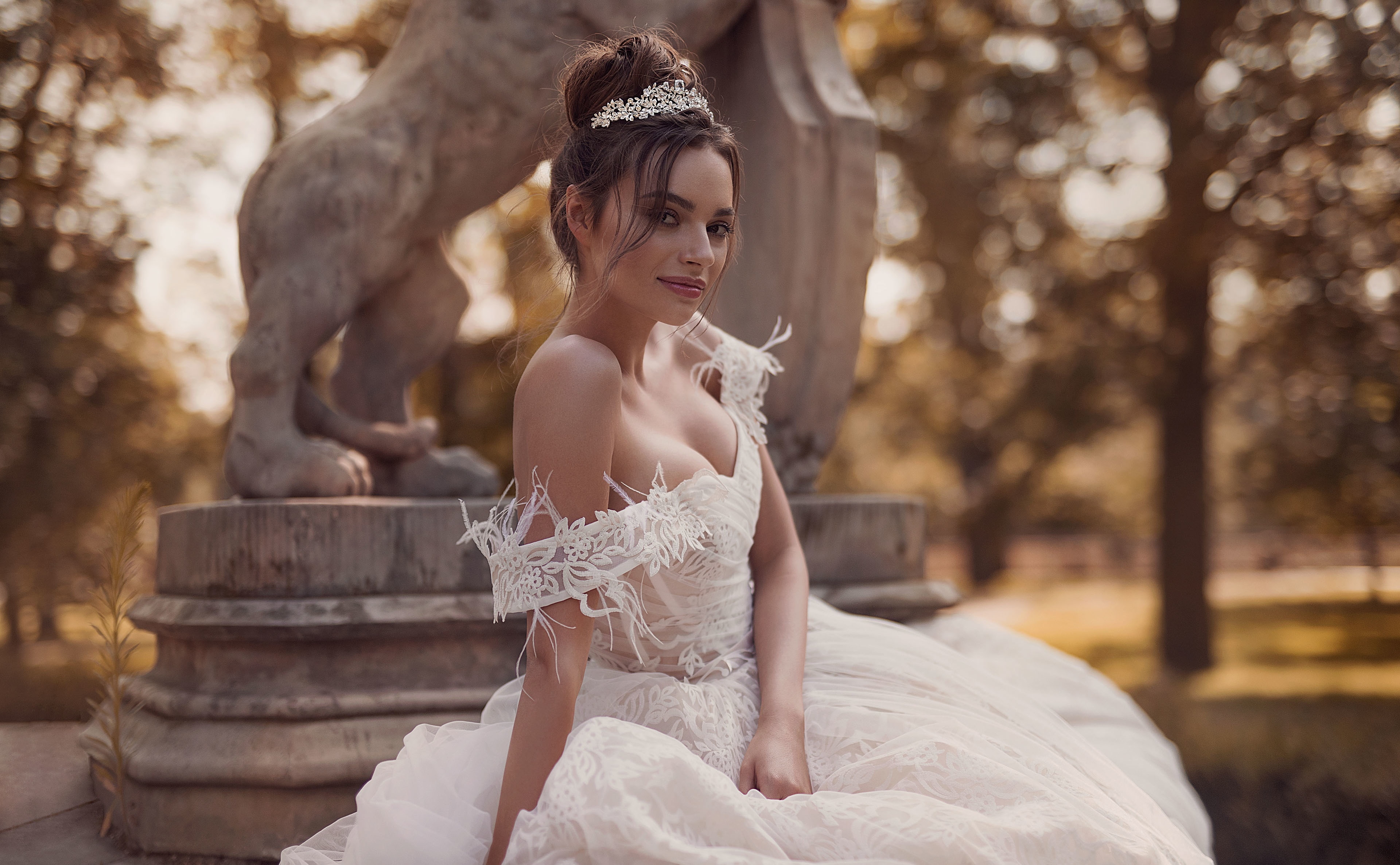 smiling, elegance, adult, Amazing, tree, Girl, clothes, 4K, beautiful people, young women, formalwear, beautiful woman, Beautiful, Model, Beauty, glamour, HD Wallpaper