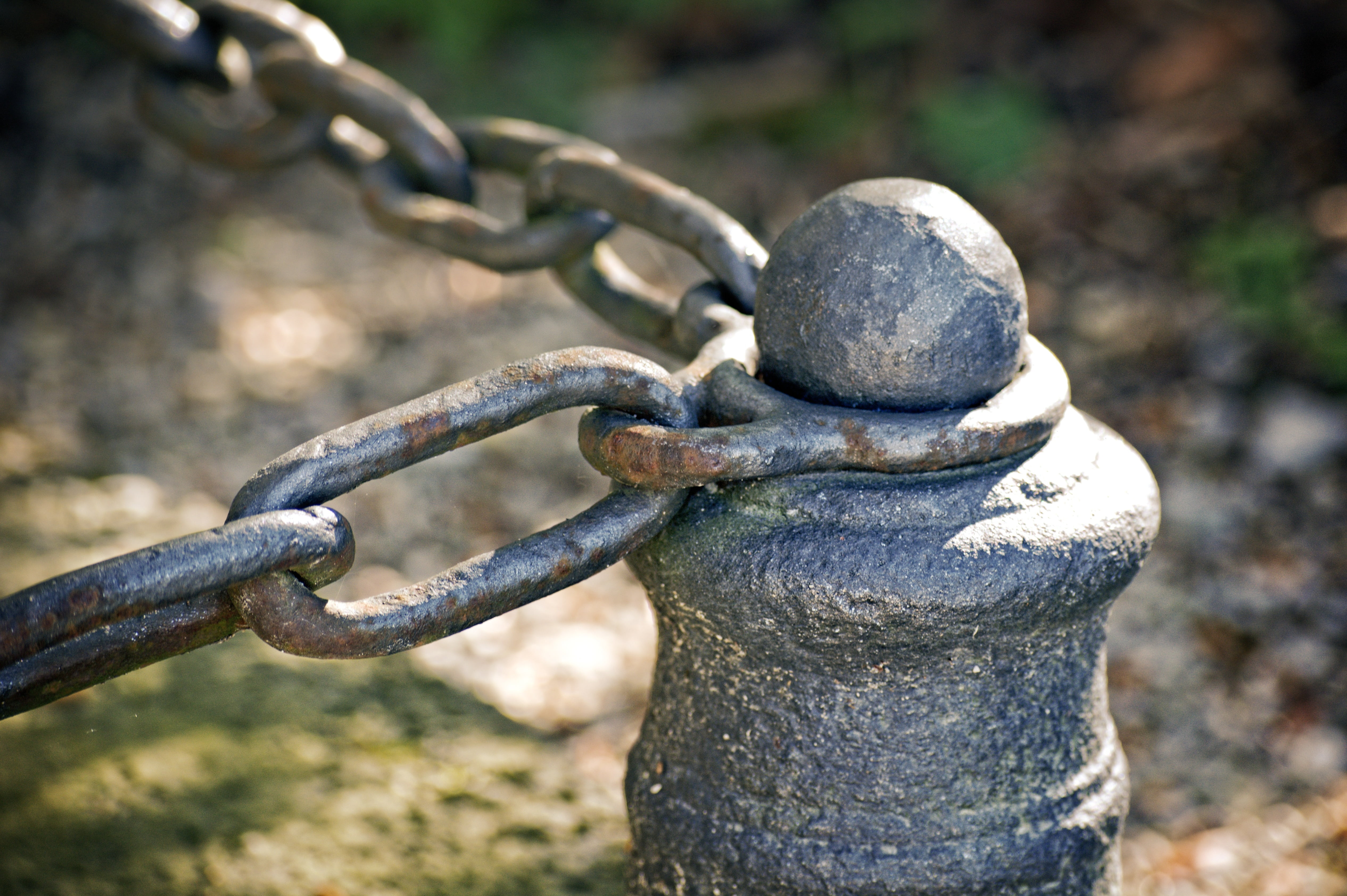 connection, iron - Metal, metal, metal chain, chain, protection, outdoors, land, keep, connected, rusted, cohesion, sculpture, strength, corrosion, old, HD Wallpaper