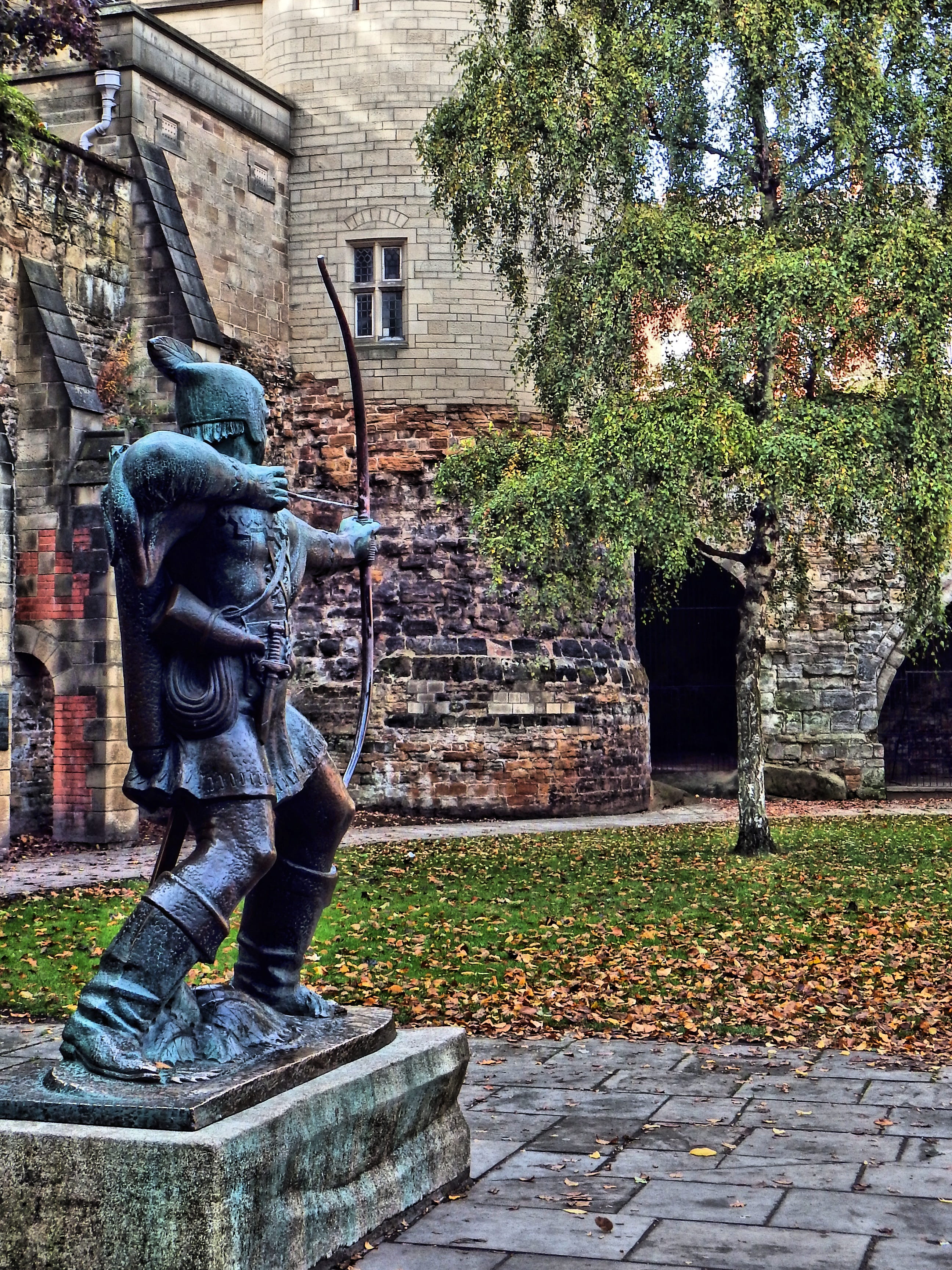 castle, plant, robin, creativity, robin hood, human representation, nature, day, male likeness, copper, hunter, craft, statue, landmark, united, kingdom, Phone HD Wallpaper