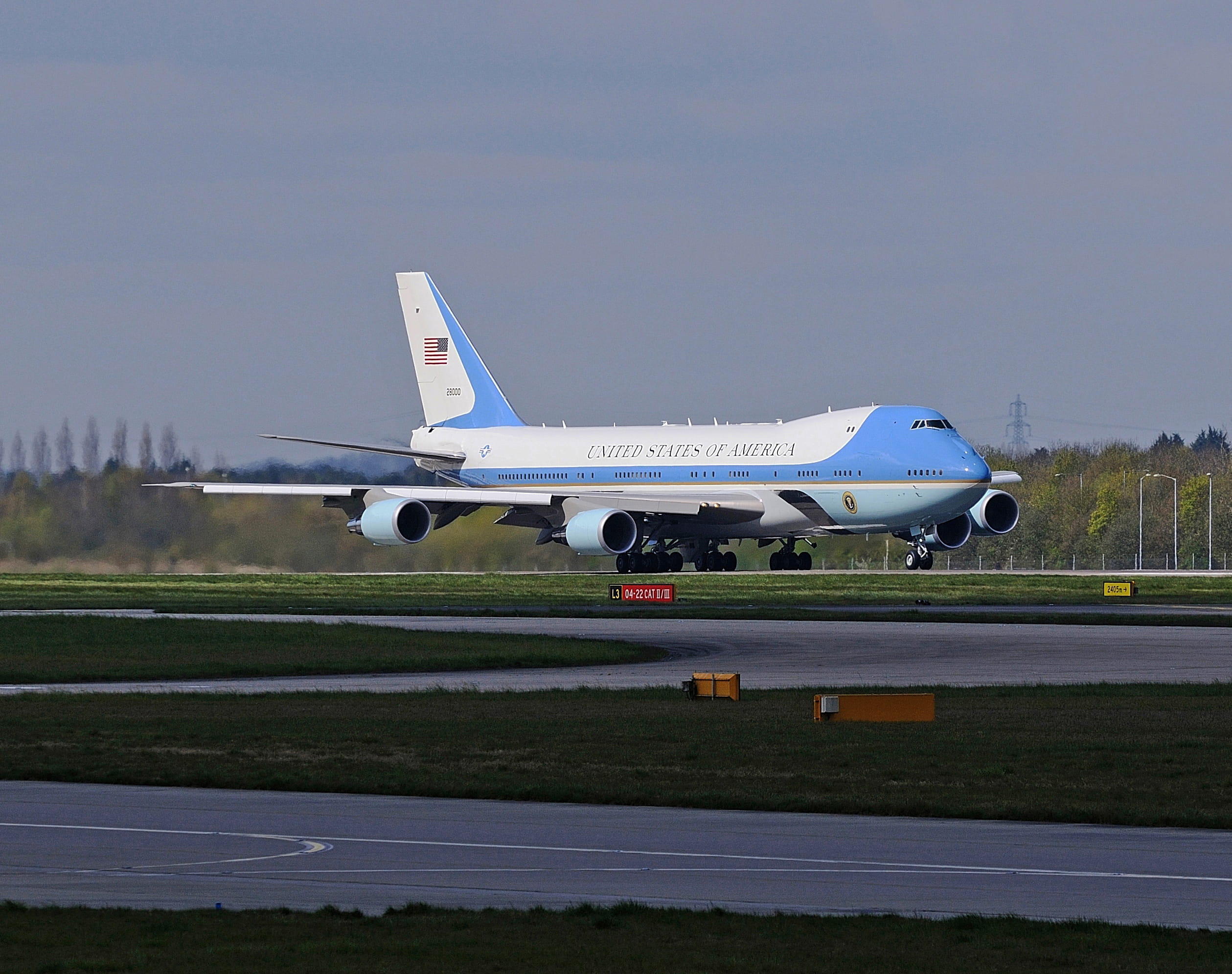 blue, no people, leaving, cargo, mode of transportation, taking off, plane, transportation, airplane, journey, flight, nature, travel, landing, england, HD Wallpaper