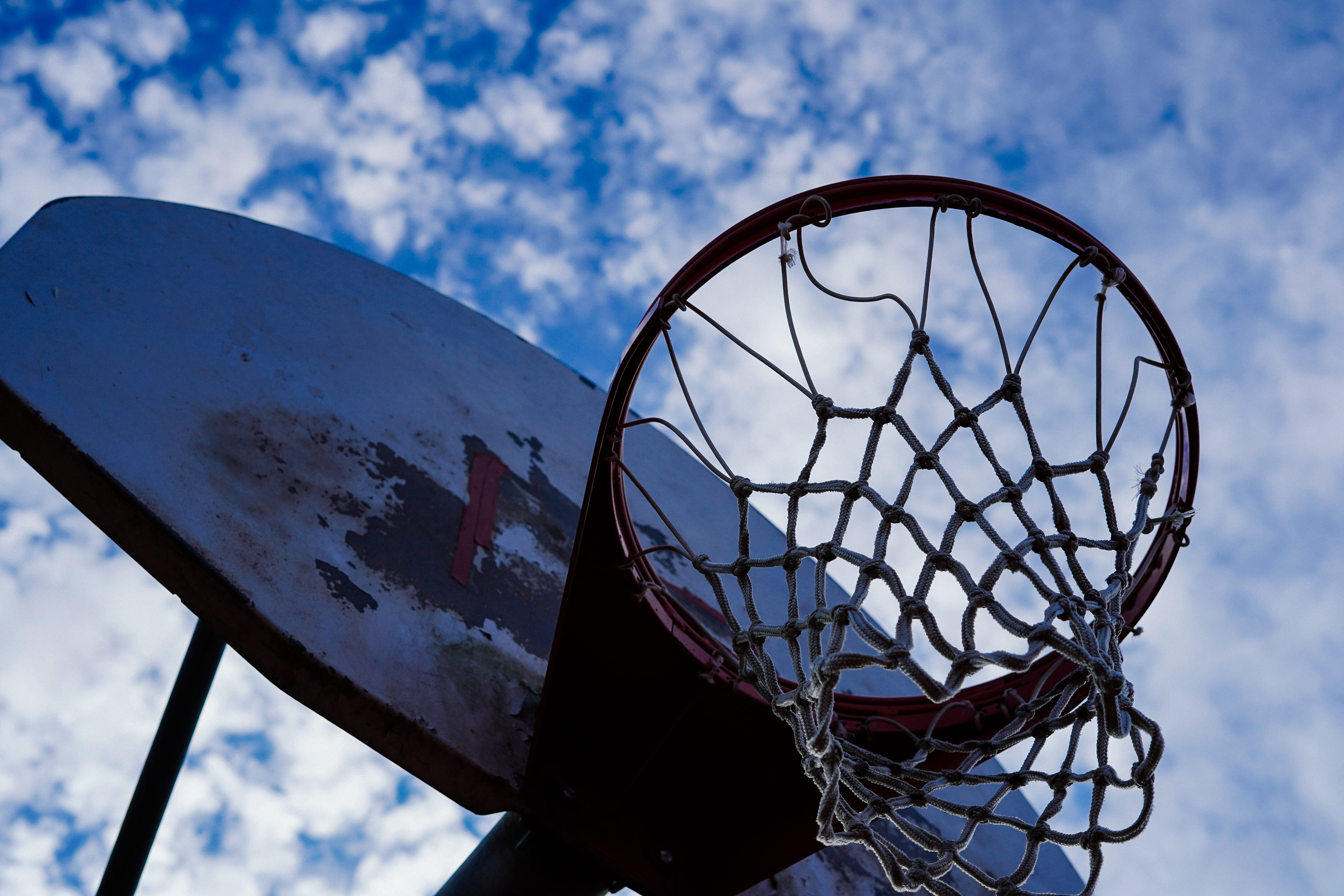 rustic, ball, cloud - sky, team sport, circle, basketball - sport, damaged, nature, lamp, hoop, blue, shape, 5K, skyporn, park, basketball court, basketball, HD Wallpaper