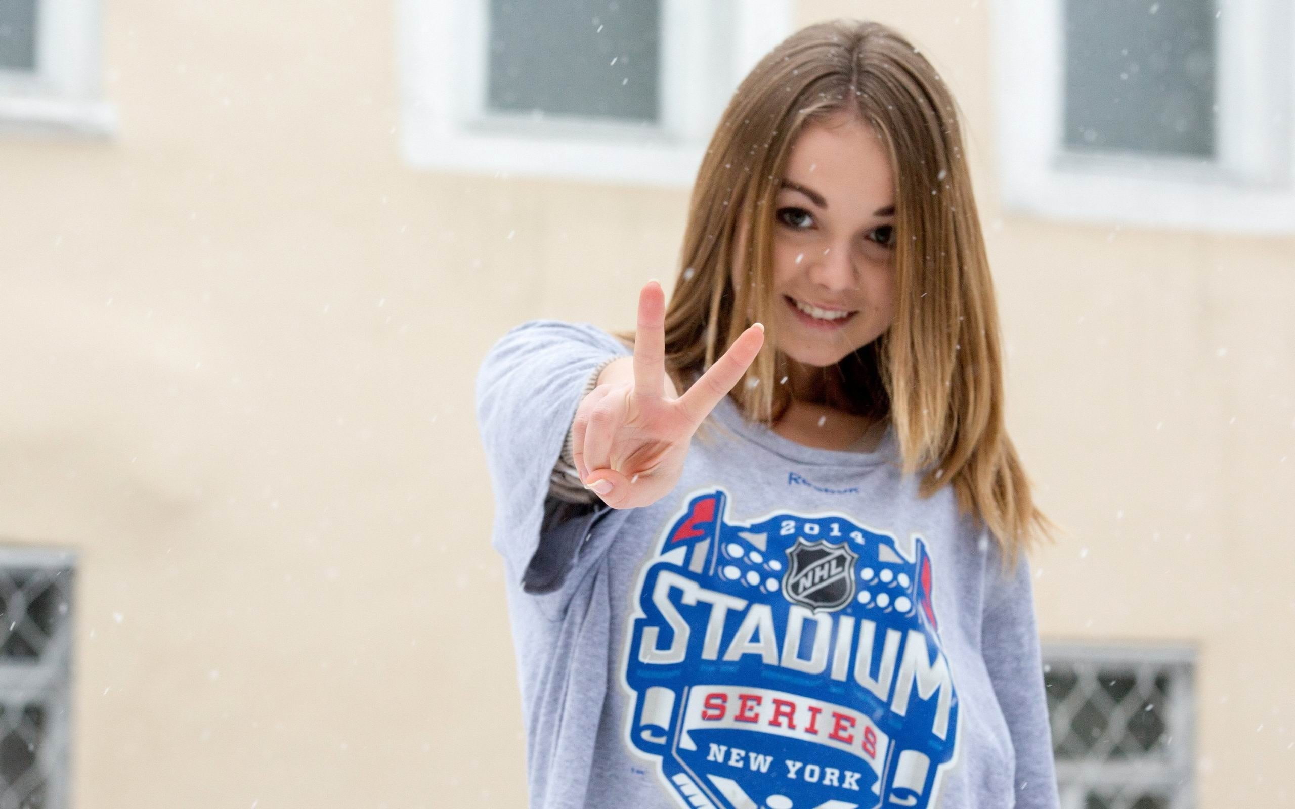 lifestyles, blue, casual clothing, day, child, portrait, photo, gray, young women, women, real people, girl, hairstyle, waist up, s, teenager, shirt, crew, HD Wallpaper