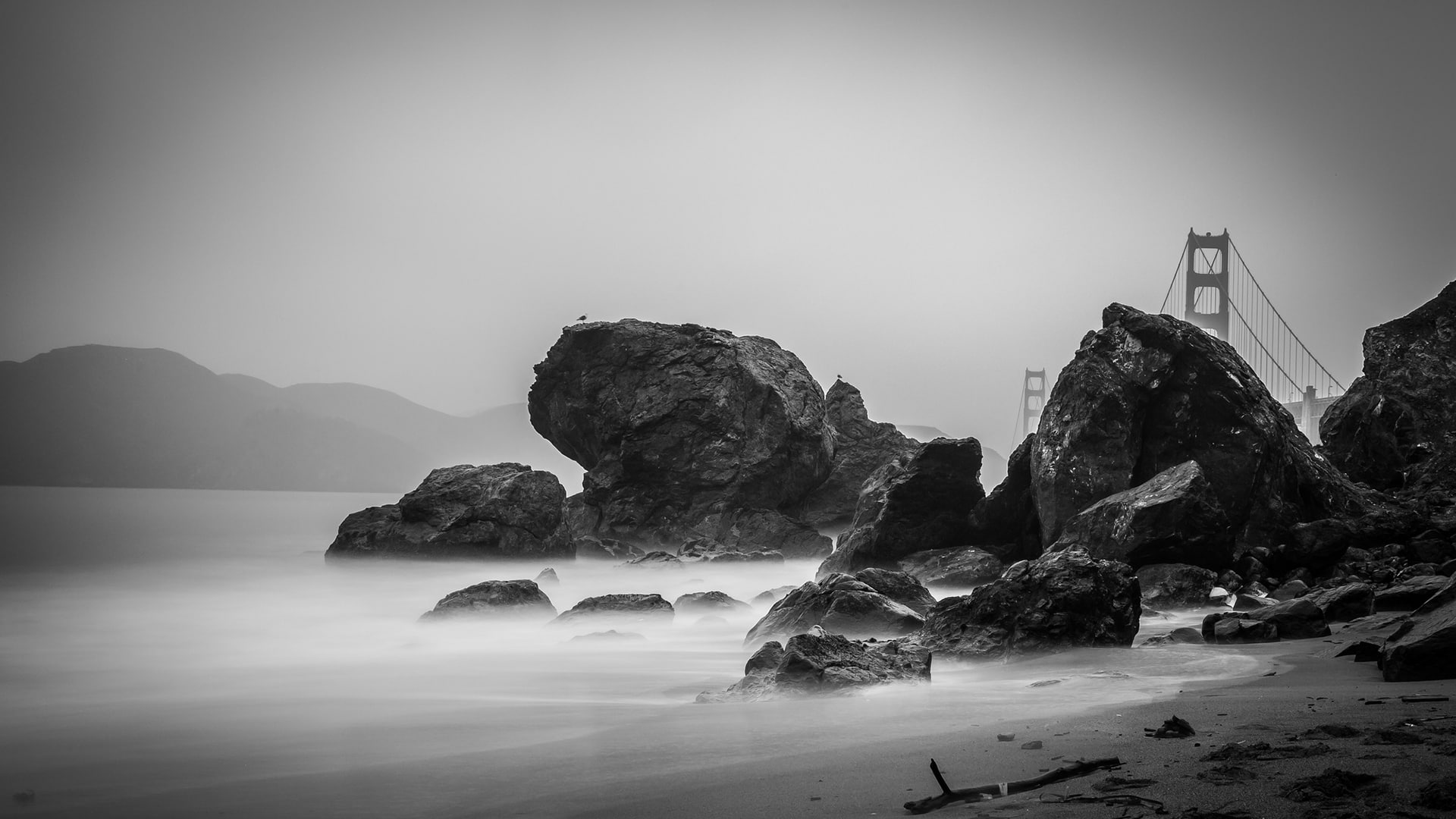 golden, ocean, nature, white, francisco, rocky, shore, black, bw, gate, photograph, stones, beach, 1080P, rocks, bridge, hd, san, HD Wallpaper