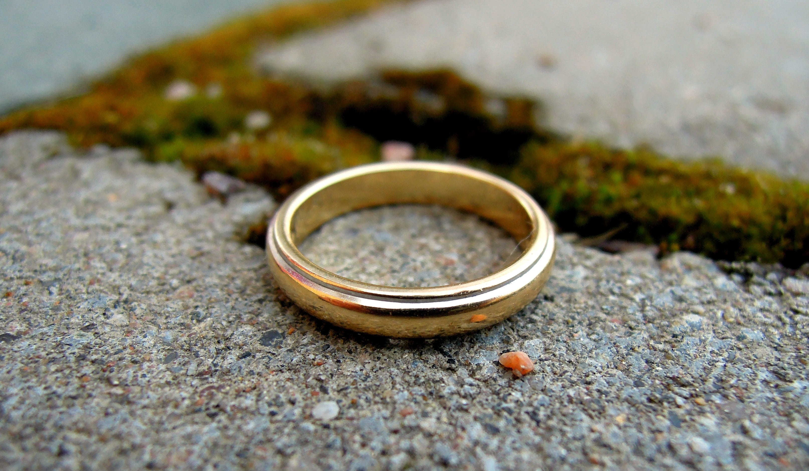 event, found, ring, celebration, Wedding Ring, selective focus, jewel, no people, jewelry, circle, gold, Engagement Ring, lost, platinum, solid, emotion, HD Wallpaper