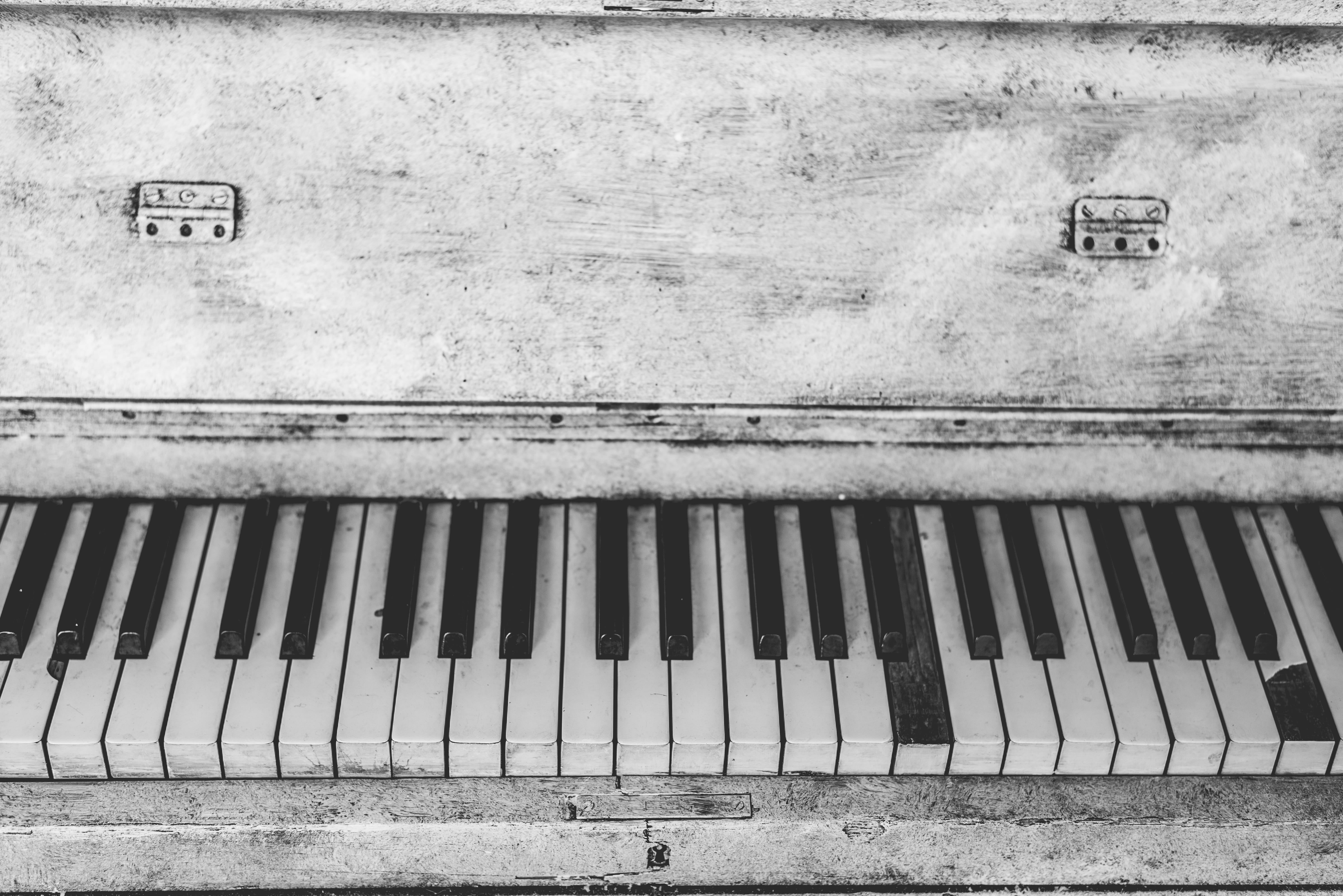 keys, railing, outdoors, piano key, old, damaged, wood, built structure, piano, musical equipment, vintage, communication, building exterior, architecture, HD Wallpaper