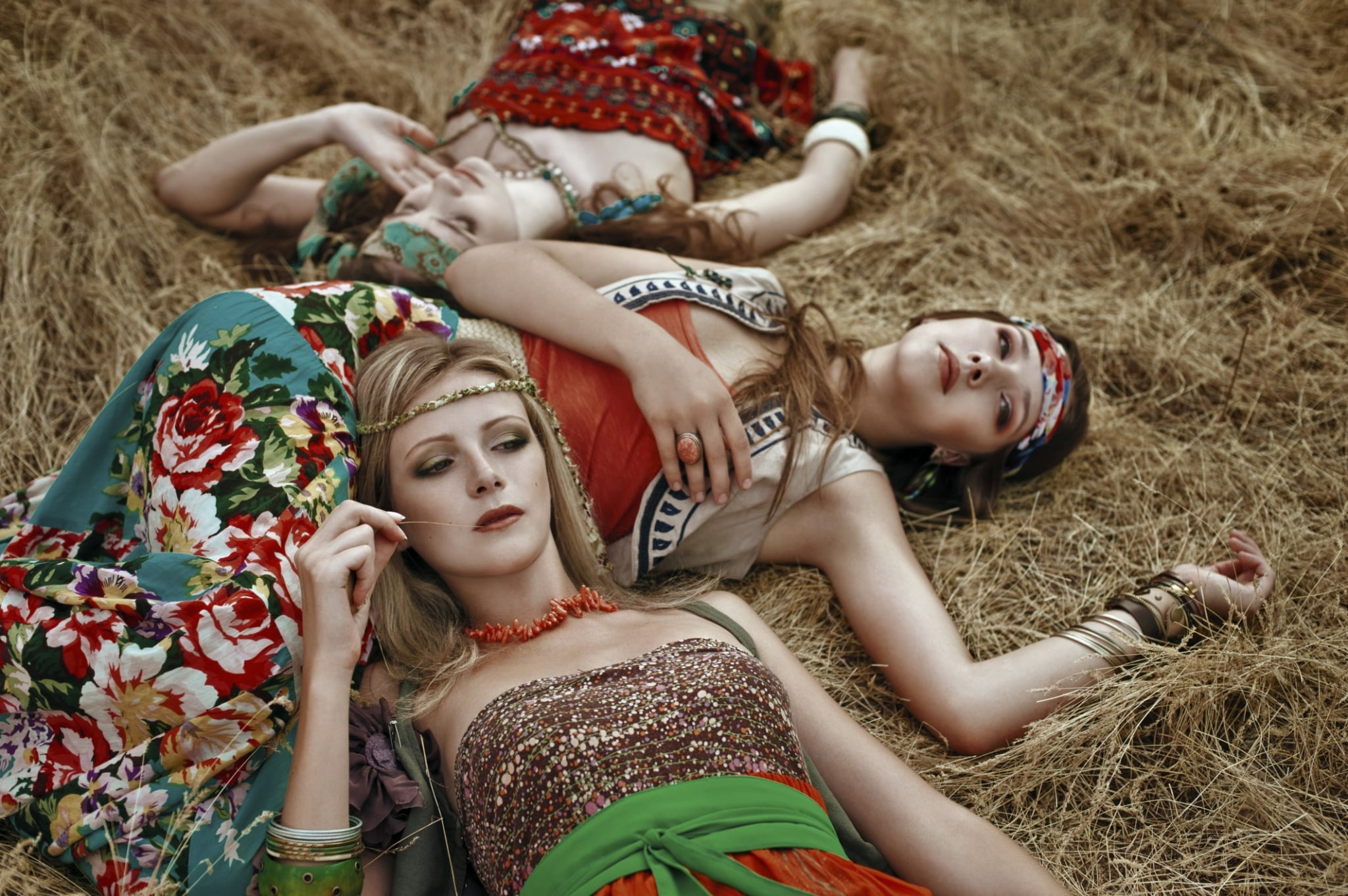 contemplation, clothing, beauty, fashion, hairstyle, hippie cool pictures, grass, women, field, portrait, land, lifestyles, relaxation, young women, lying on back, HD Wallpaper