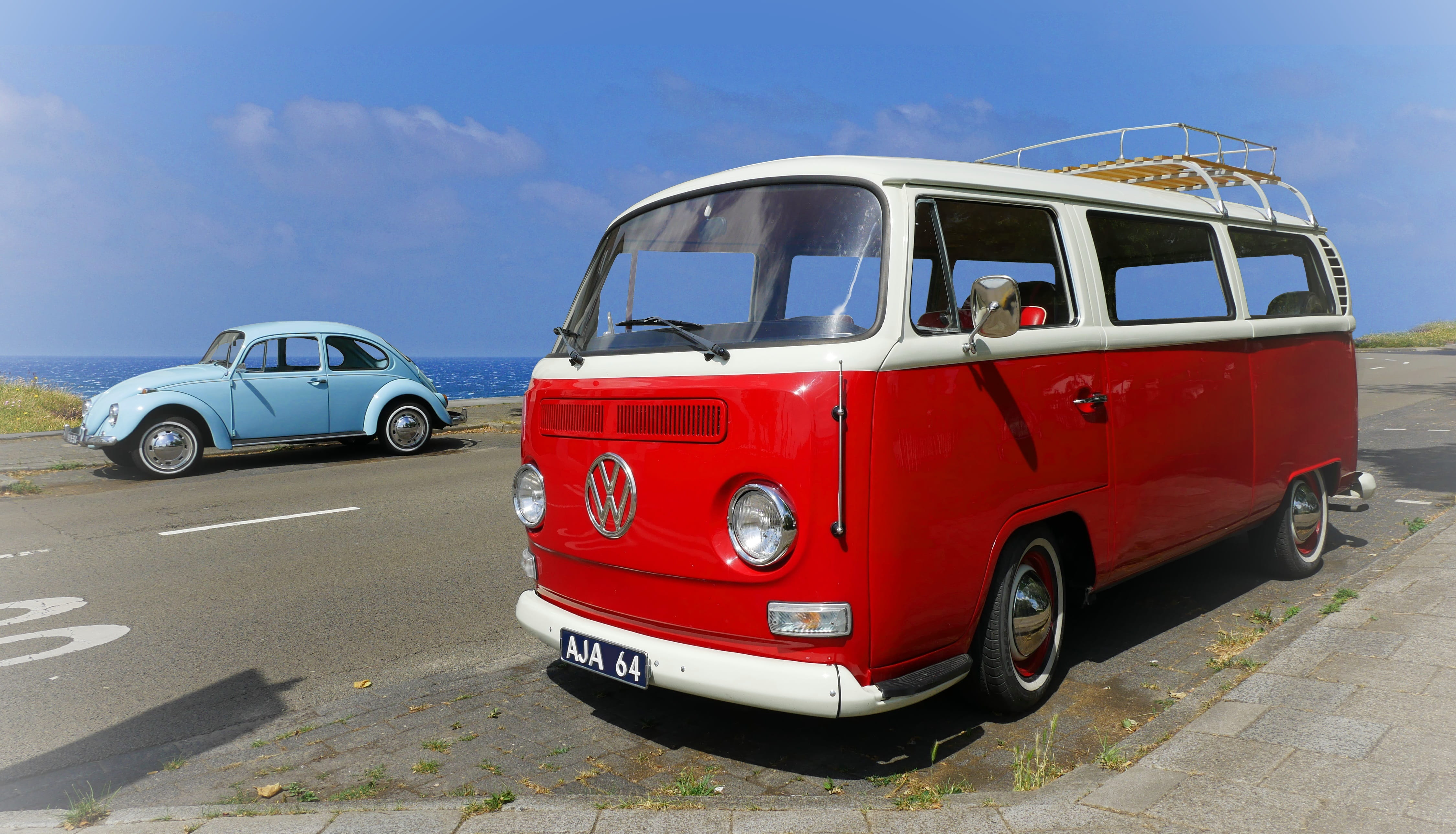 architecture, blue, street, bulli, stationary, sky, land vehicle, nostalgia, vw, silver colored, travel, mode of transportation, vintage, cloud - sky, vw t2, HD Wallpaper
