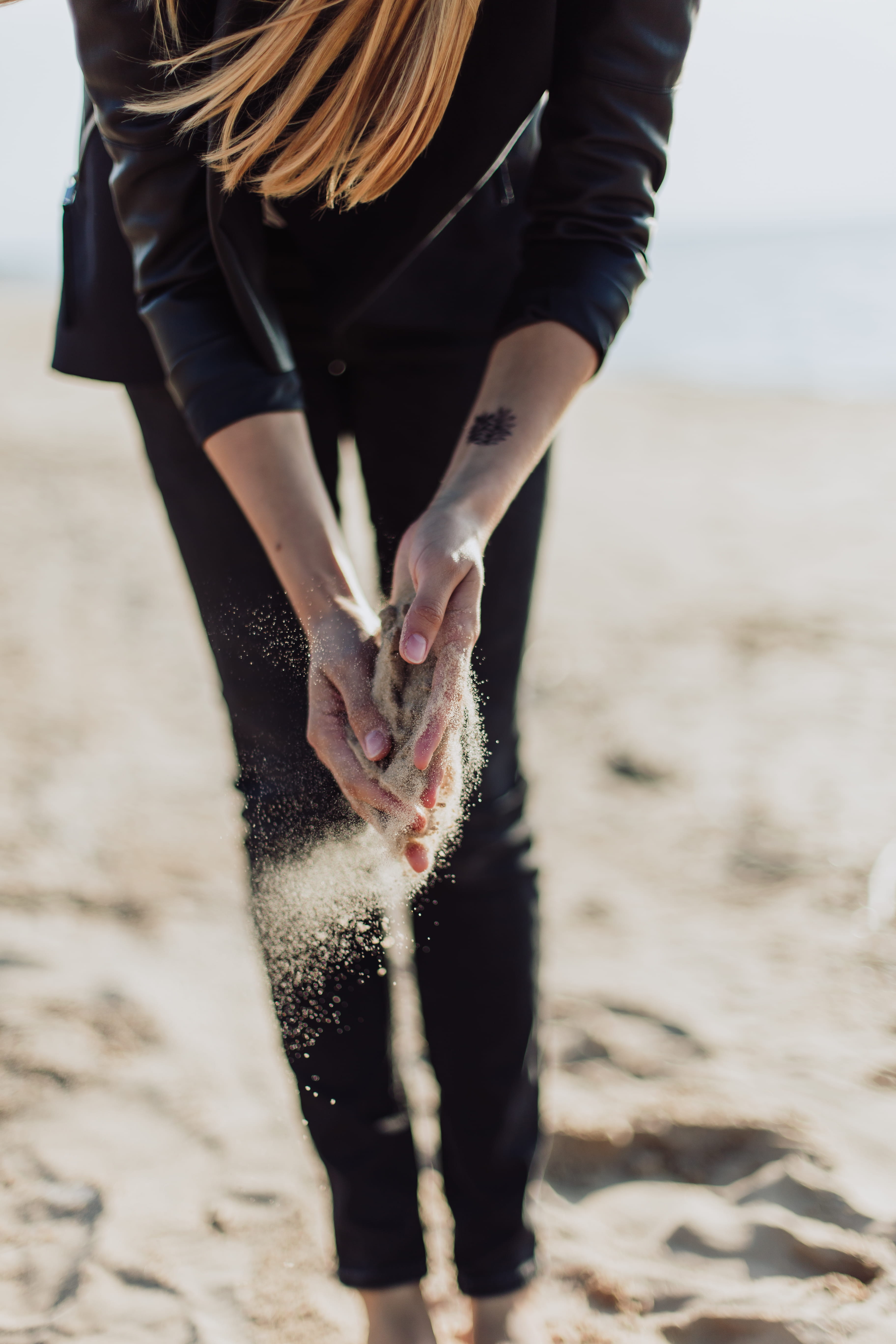 time, beach, land, brown, tattoo, outdoors, jacket, blonde, water, wearing, focus on foreground, pants, sea, motion, leather, daytime, real people, shore, Phone HD Wallpaper