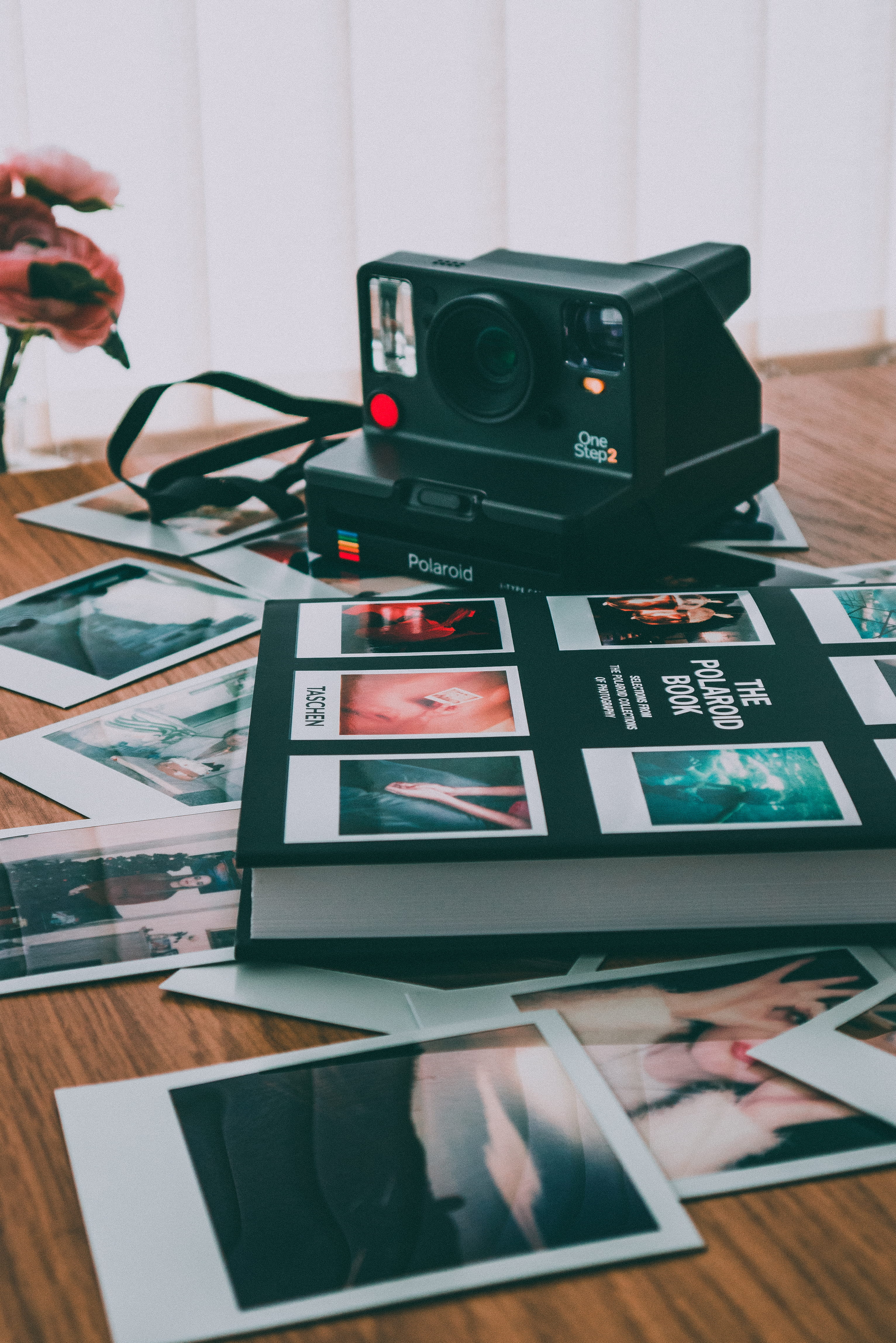 pictures, close-up, vintage camera, paper, old camera, photography themes, device, album, indoors, focus on foreground, classic, home interior, camera - photographic equipment, Phone HD Wallpaper
