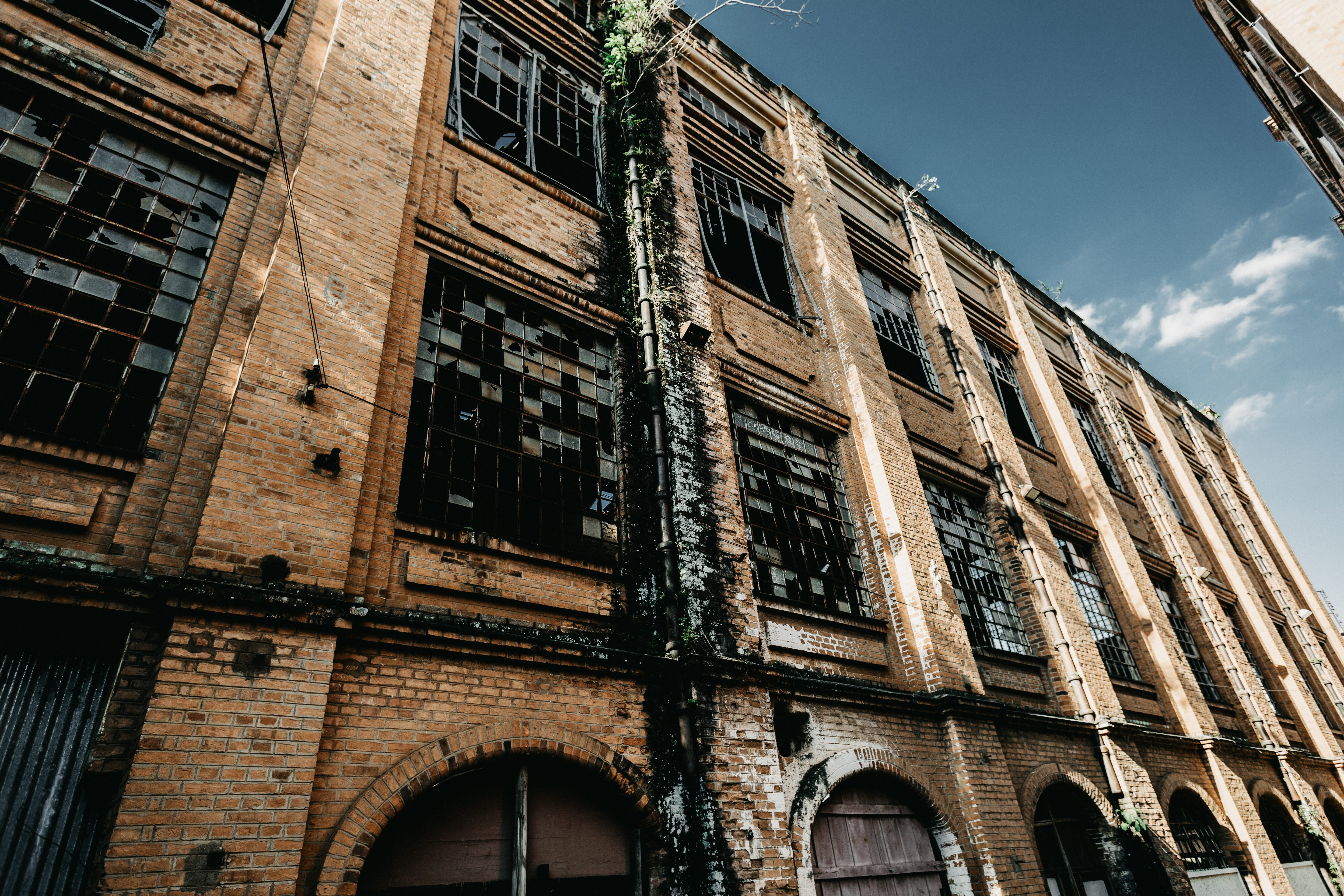 industry, town, borba, brick, building exterior, built structure, shed, cloud - sky, old, factory, the past, sao paulo, window, train, office building, HD Wallpaper