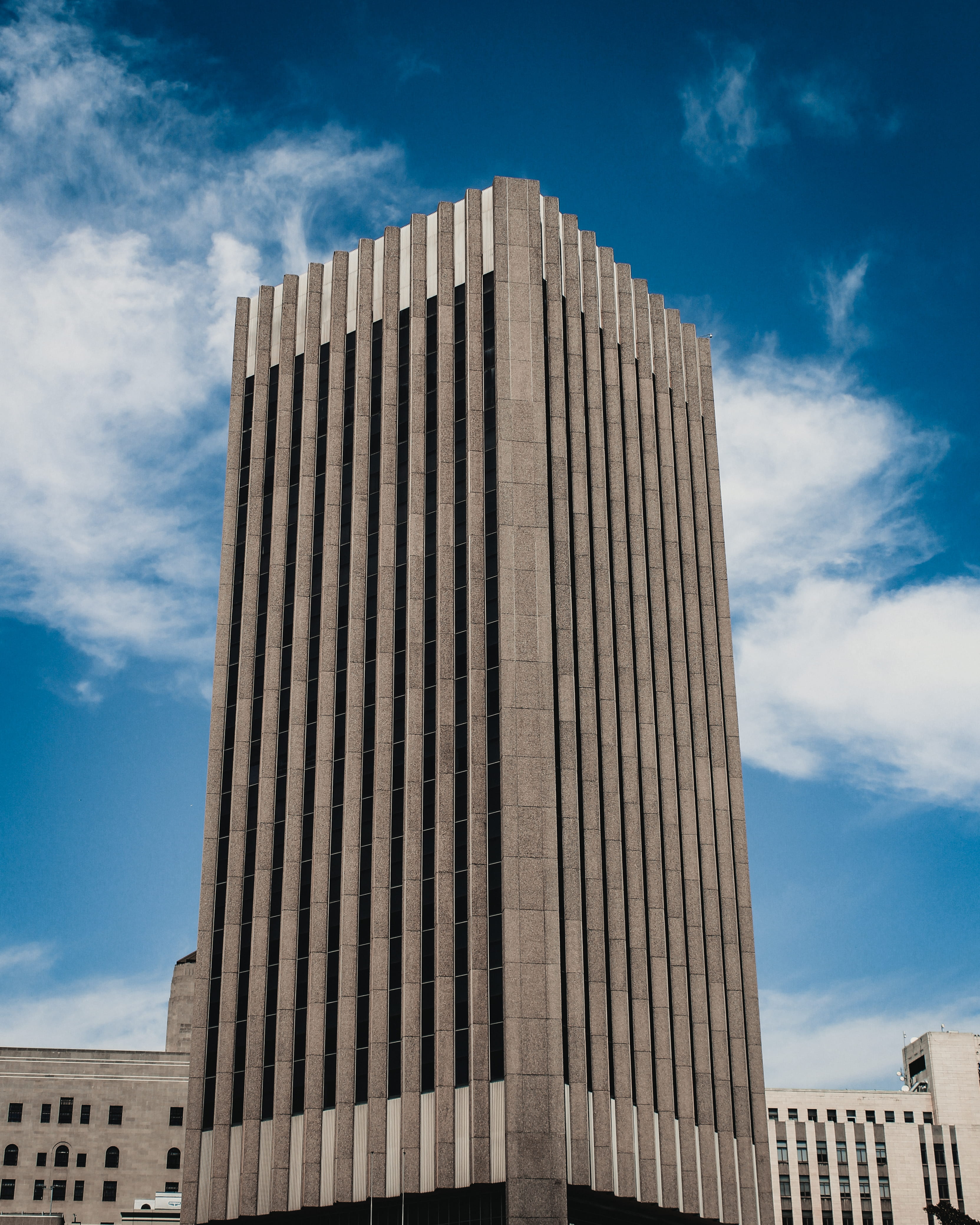 city, day, built structure, high rise, travel, building, architectural column, column, cloud - sky, colonnade, south africa, urban, travel destinations, Phone HD Wallpaper