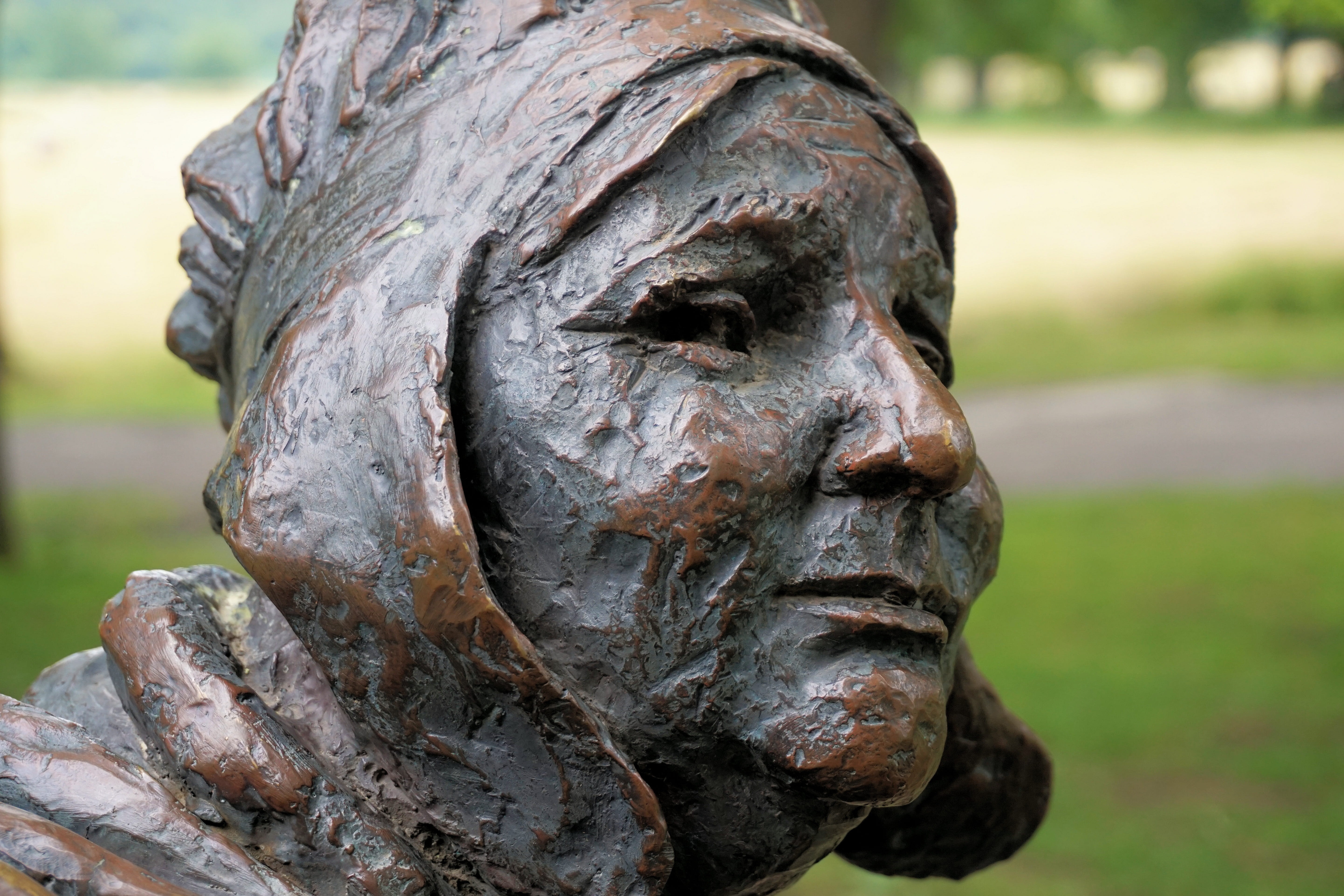 zoo, face, statue, carving - craft product, park, art and craft, human representation, representation, day, no people, focus on foreground, craft, weathered, HD Wallpaper