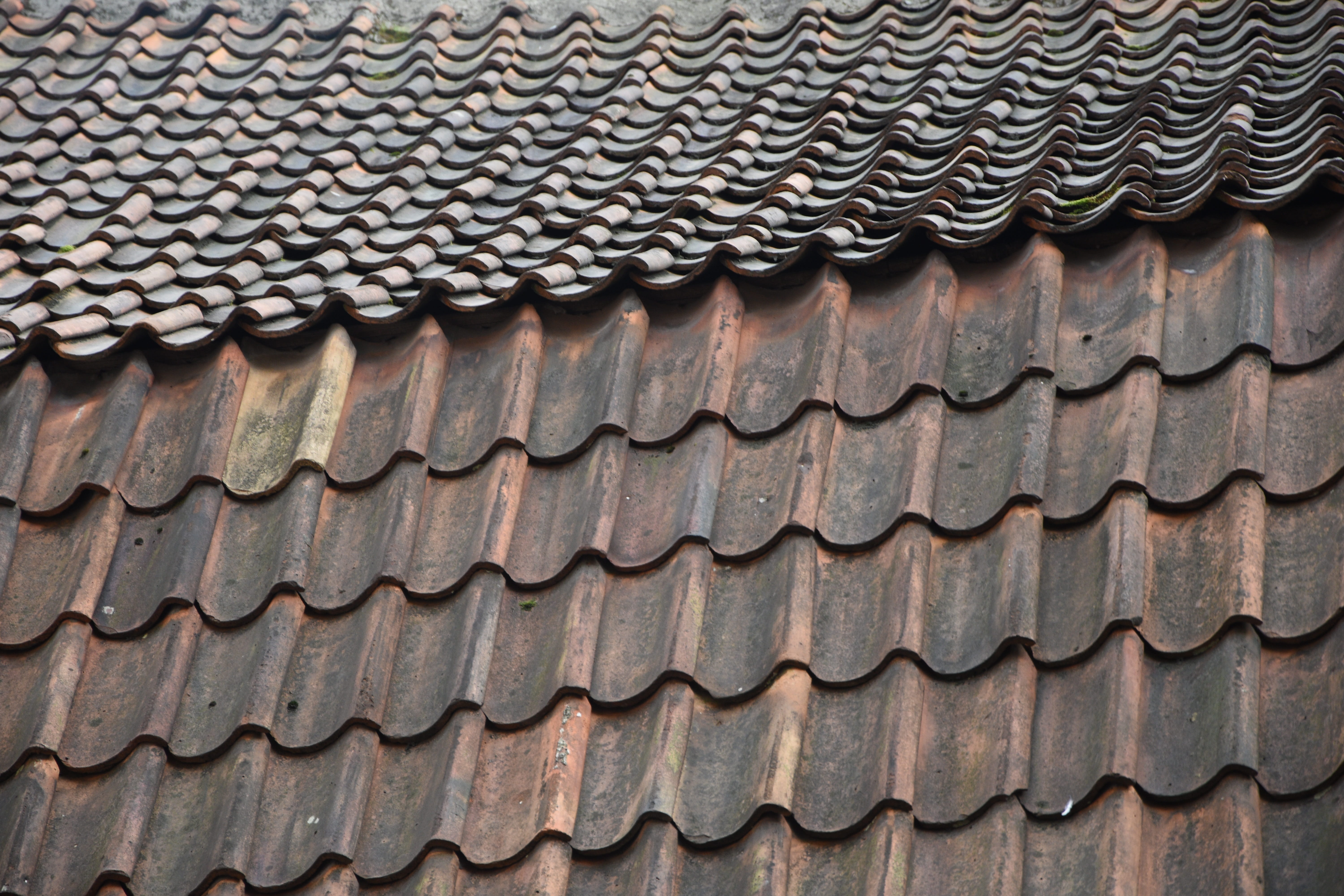 Rooftop, architecture, brown, overlap, repetition, religion, red, belief, built structure, tiles, roof, outdoors, Tiles, tiler, full frame, day, no people, HD Wallpaper
