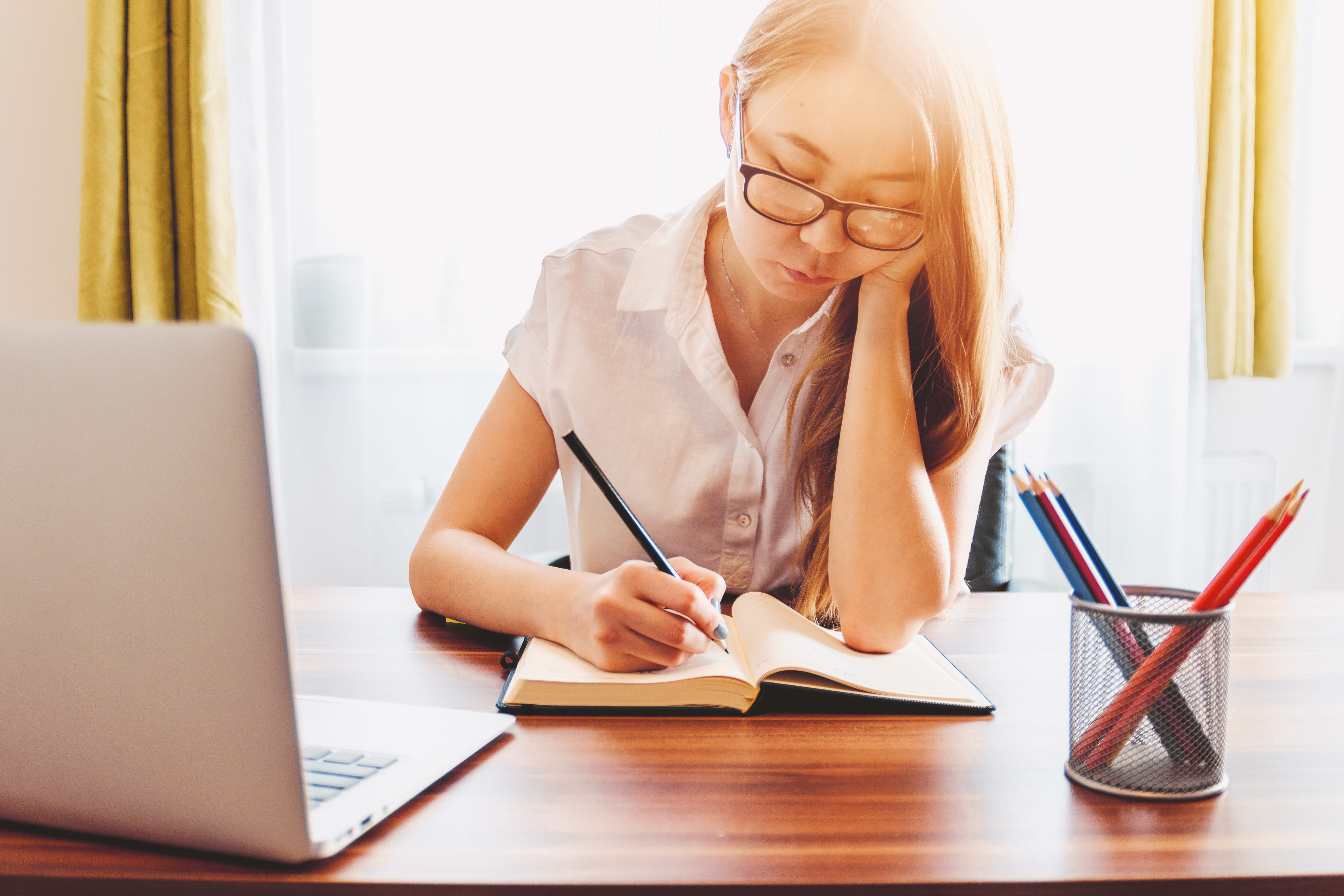 studying, using, furniture, using laptop, woman, technology, one person, young, connection, sitting, adult, blond hair, desk, wireless technology, hair, HD Wallpaper