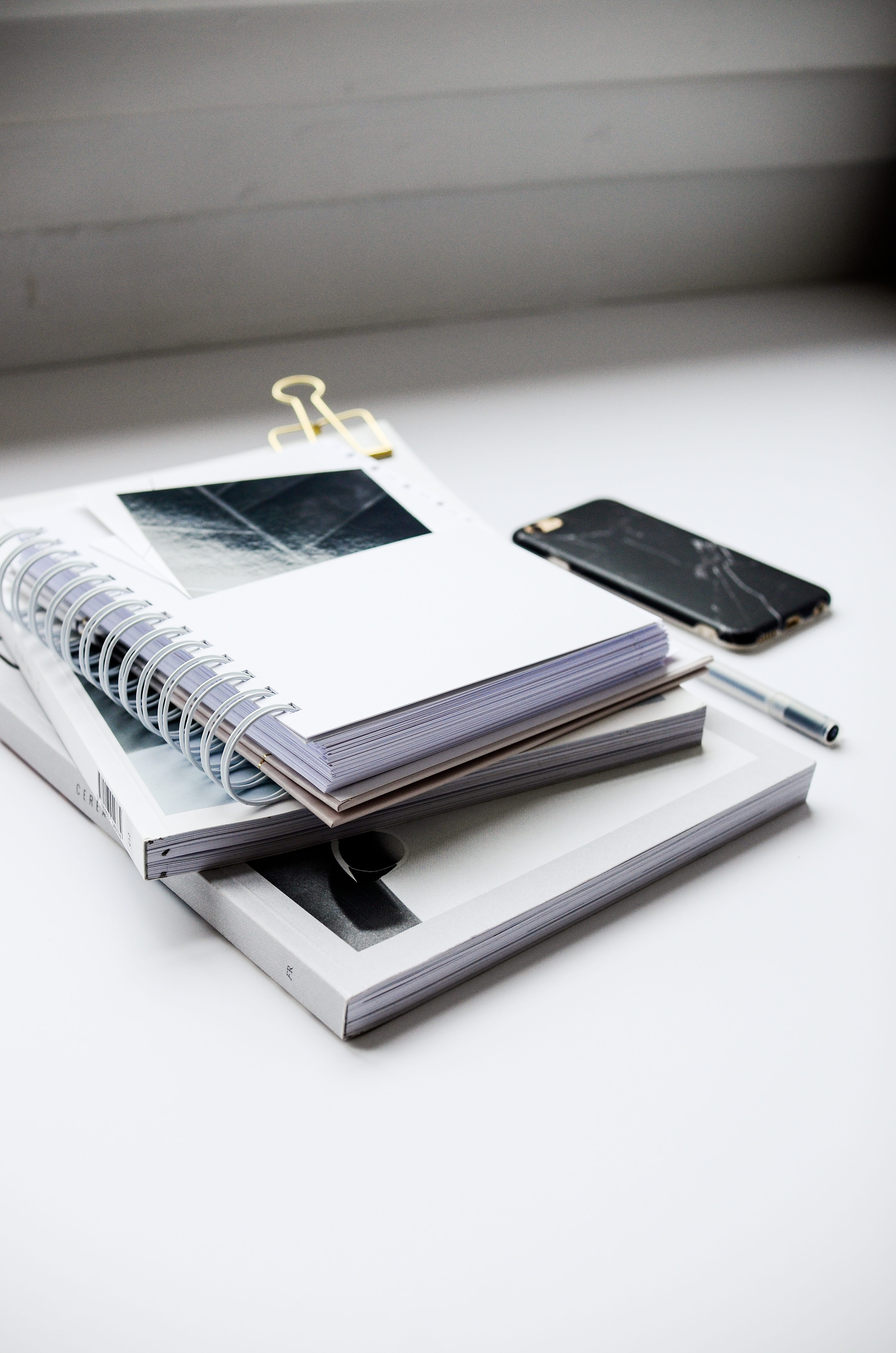 writing instrument, 4K, connection, publication, education, sketch, smartphone, wireless technology, digital tablet, still life, mobile phone, communication, Phone HD Wallpaper