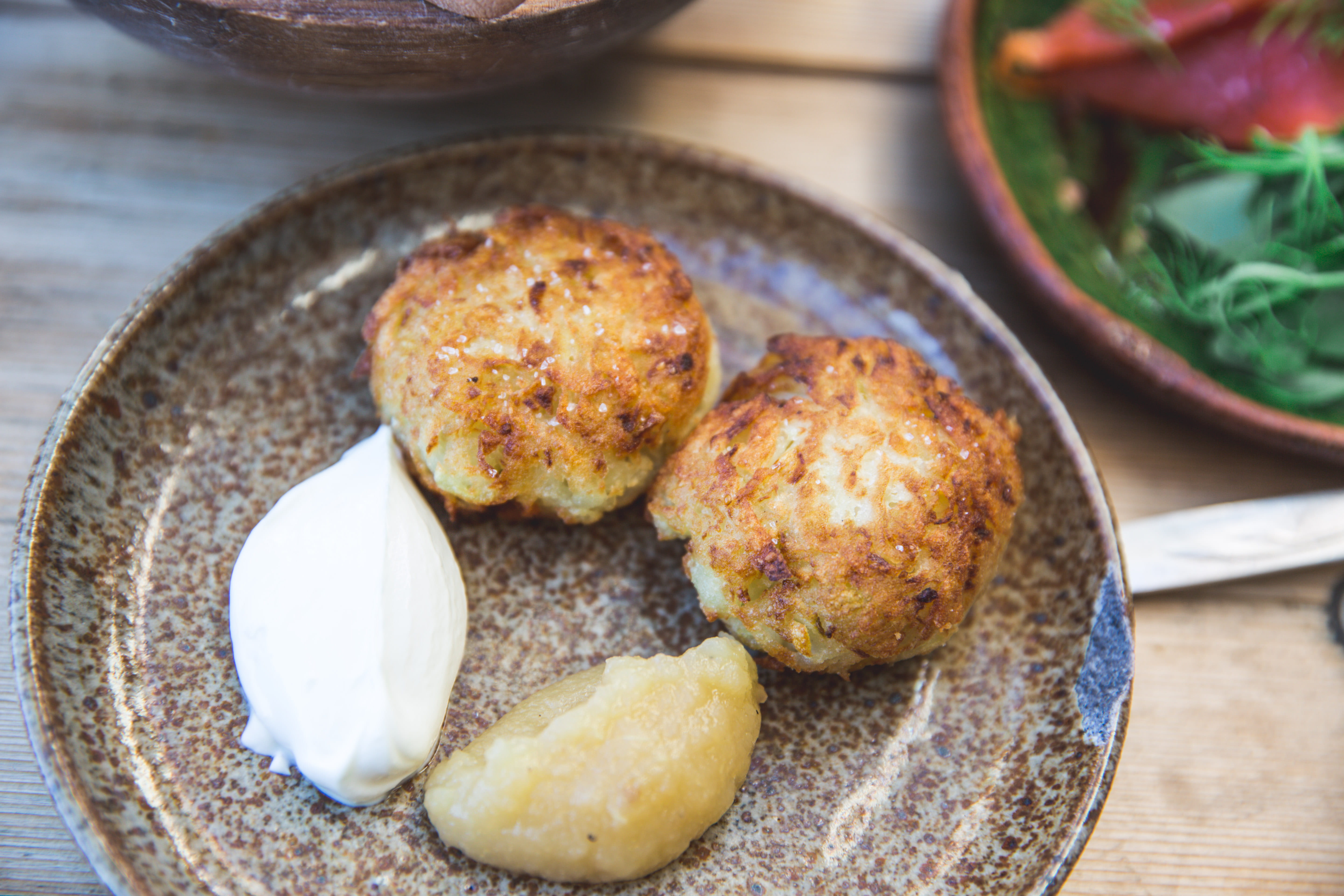 united states, table, scribe winery, garnish, 5K, fried, snack, healthy eating, potatoe latkes, sonoma, wellbeing, asian food, still life, ready-to-eat, HD Wallpaper