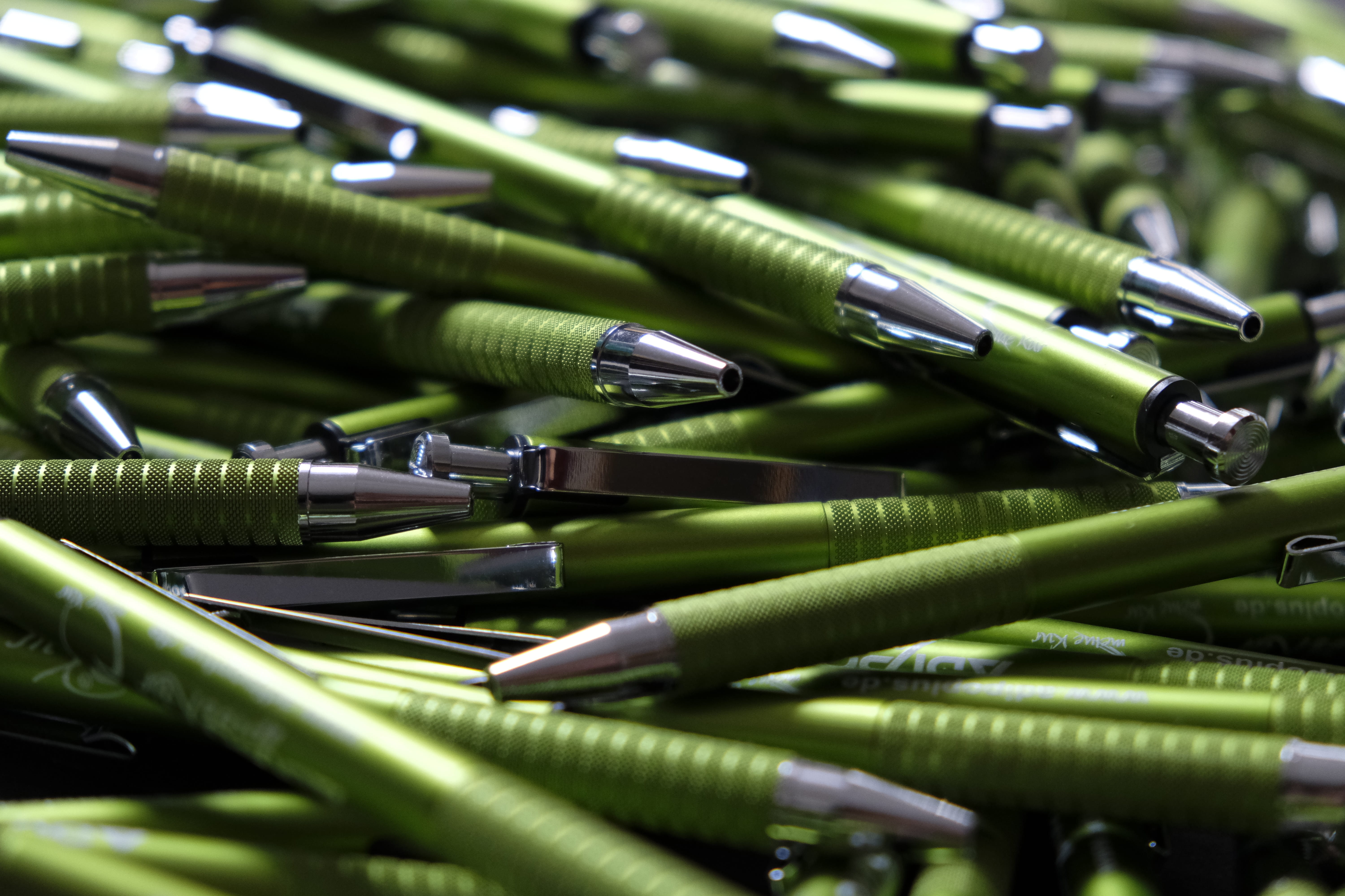 large group of objects, gift, indoors, pattern, office supplies, day, green color, choice, office accessories, lot, abundance, container, writing utensil, HD Wallpaper