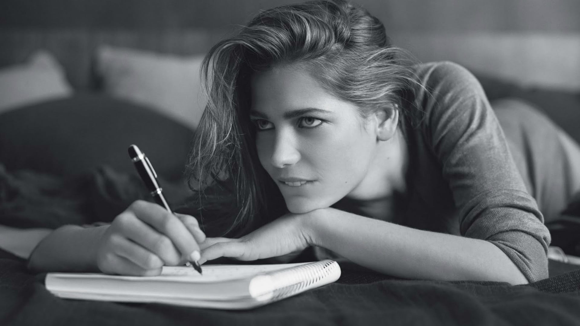 young adult, teenager, publication, studying, education, women, hair, beauty, note pad, adult, beautiful woman, child, learning, 1080P, pen, hand, hairstyle, HD Wallpaper