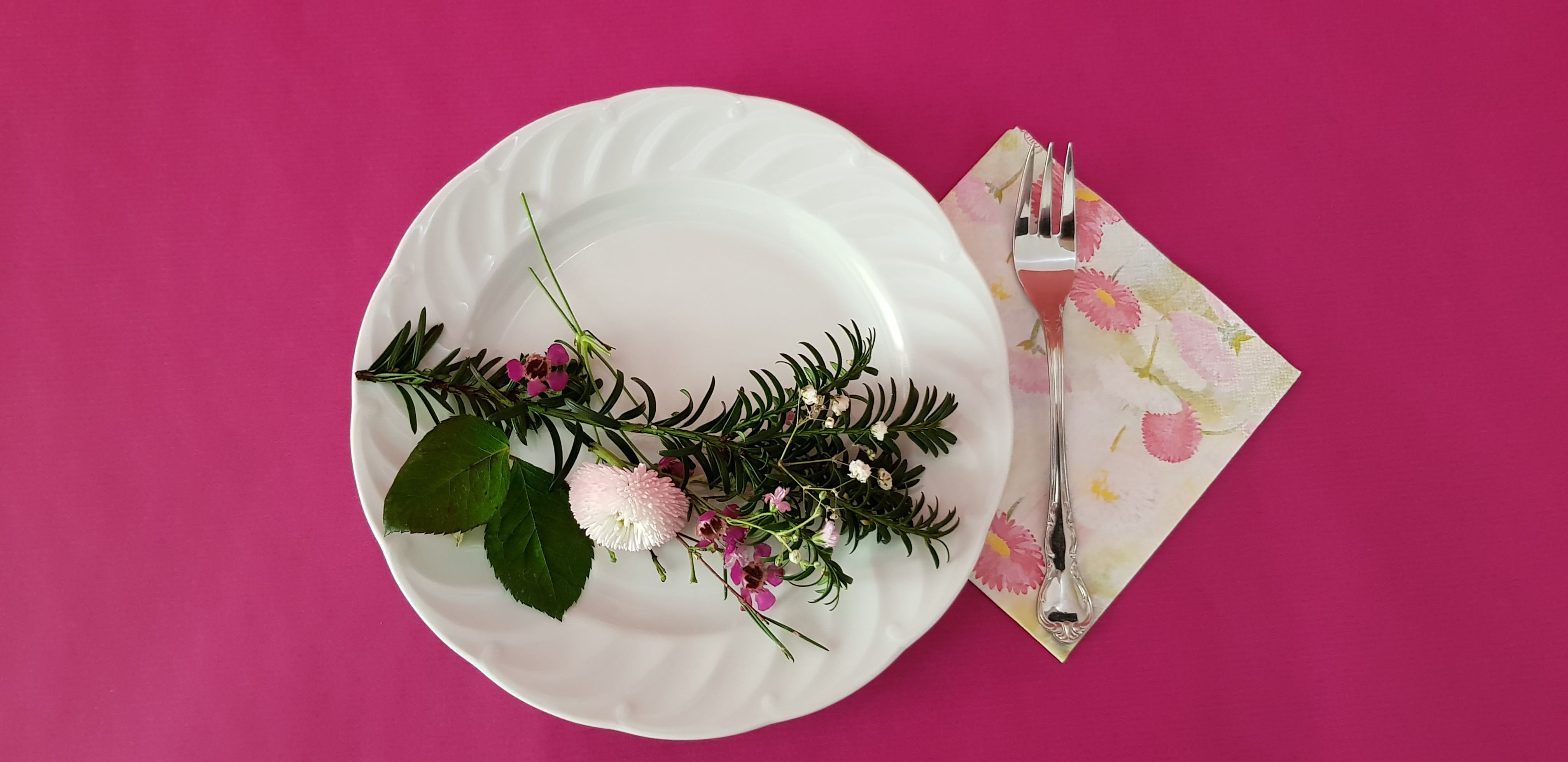 high angle view, no people, wellbeing, plant part, plate, indoors, porcelain, decorative, directly above, festive, napkin, garnish, beautiful, studio shot, HD Wallpaper