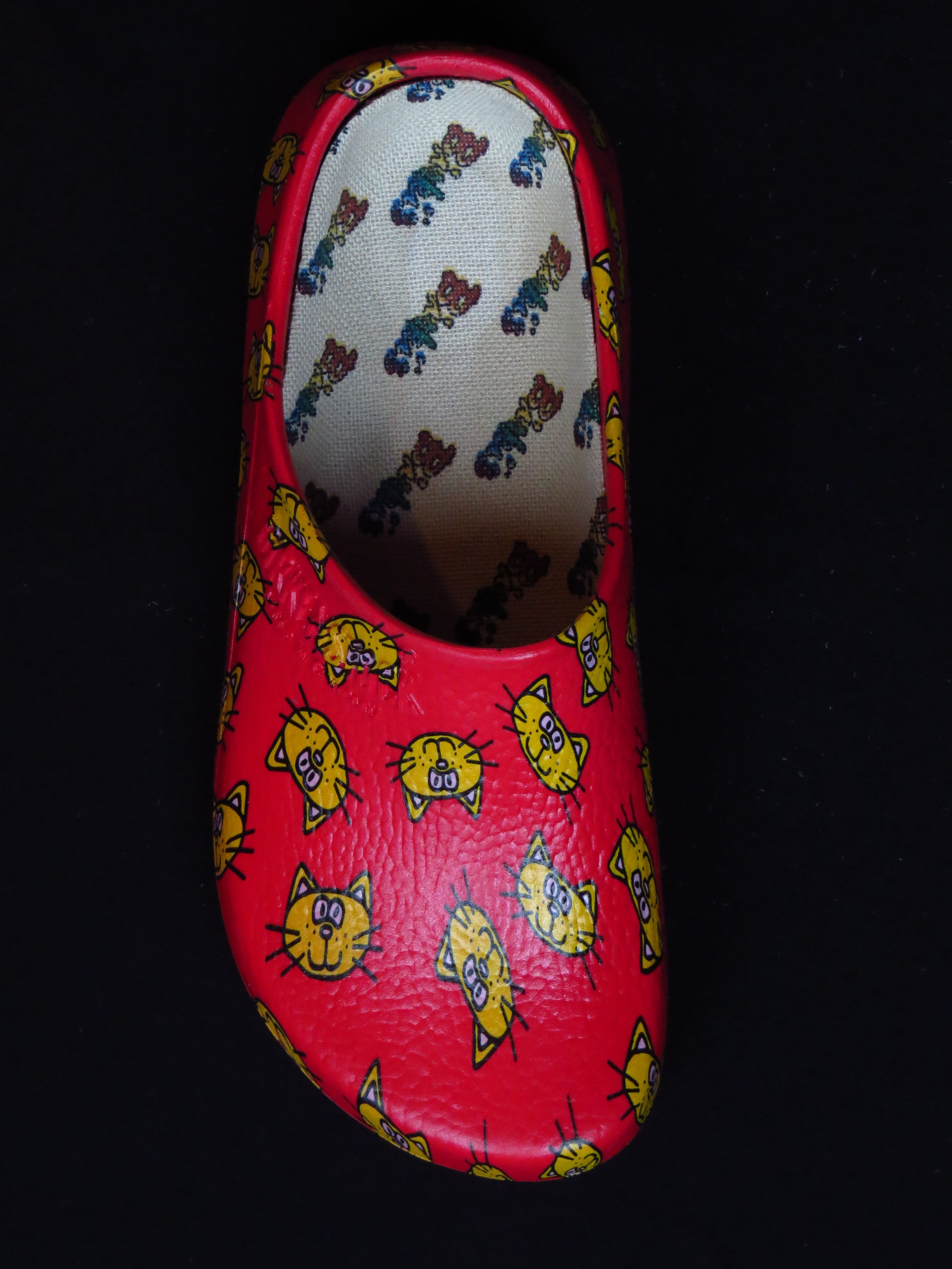 home, still life, single object, pattern, no people, shoes, slippers, textile, indoors, design, black background, dutch, cartoon, red, embroidery, shoe, Phone HD Wallpaper