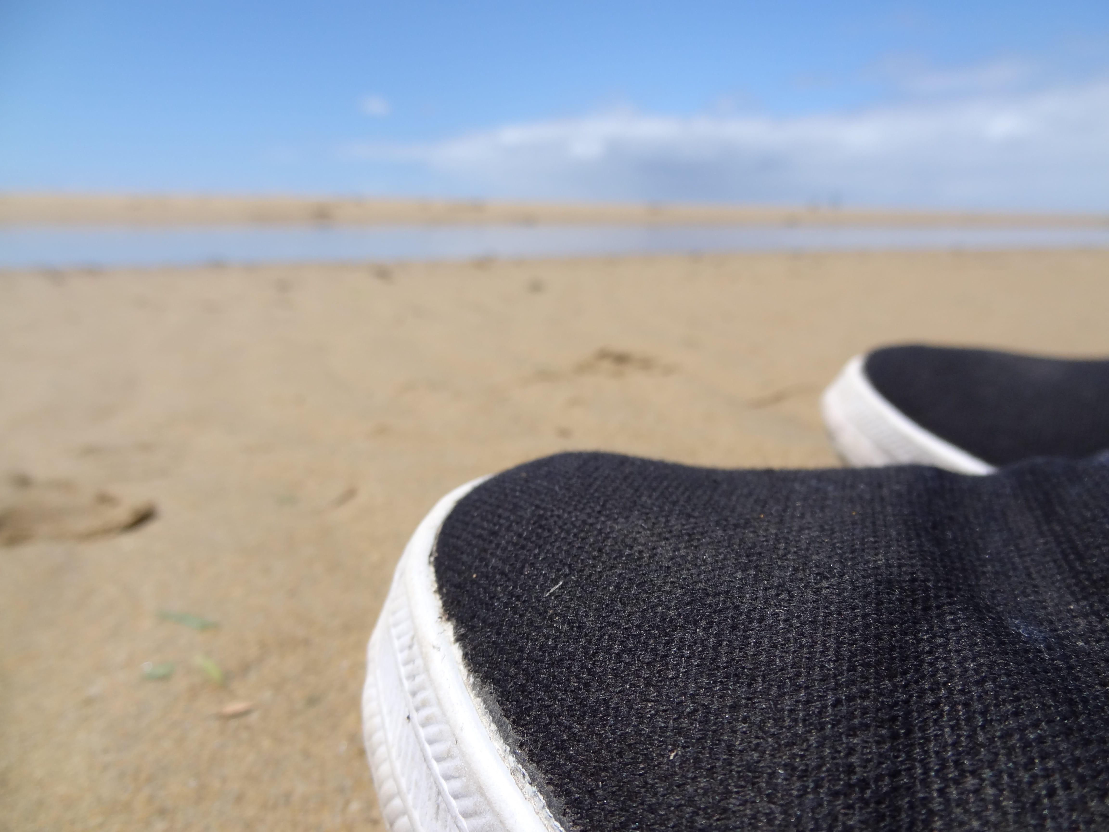 tides, Sand, swim, beach shoes, hat, sky, water, holiday, tracks in the sand, sport, leisure activity, nature, day, no people, Shoes, shoe, vacations, absence, HD Wallpaper