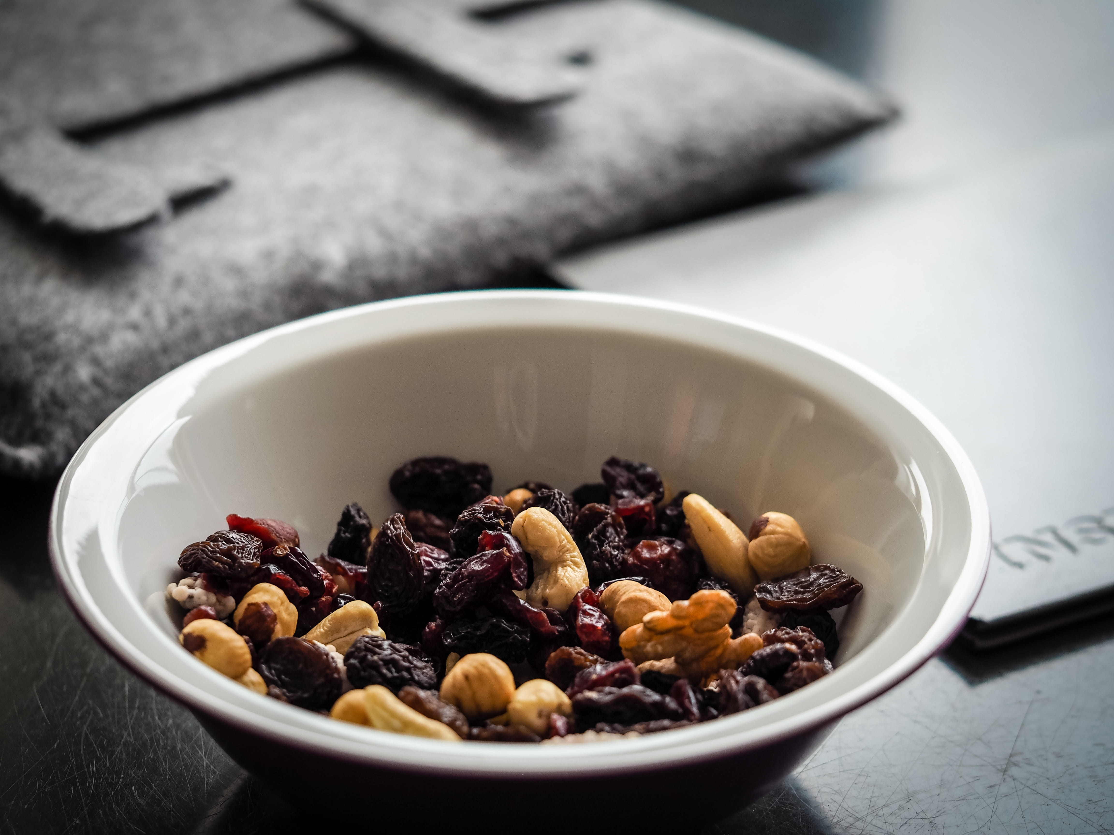 table, no people, nut - food, freshness, sweetness, nutrition, close-up, peanut, high angle view, almonds, knabberzeug, ready-to-eat, nuts, breakfast cereal, HD Wallpaper