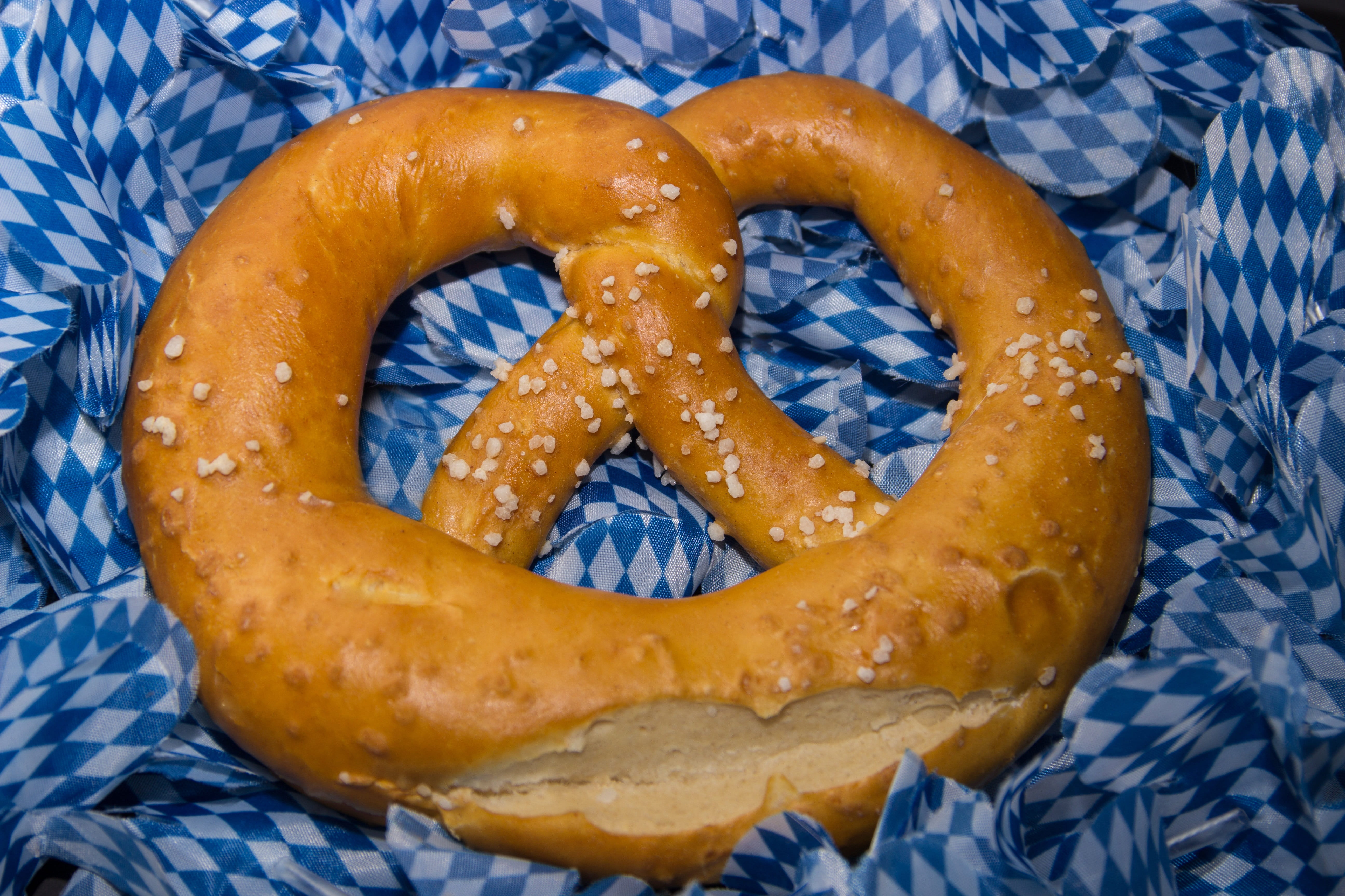 ready-to-eat, german food, food and drink, specialty, sweet, temptation, wiesnbreze, freshness, salty, blue, sweet food, no people, crispy, baked goods, HD Wallpaper