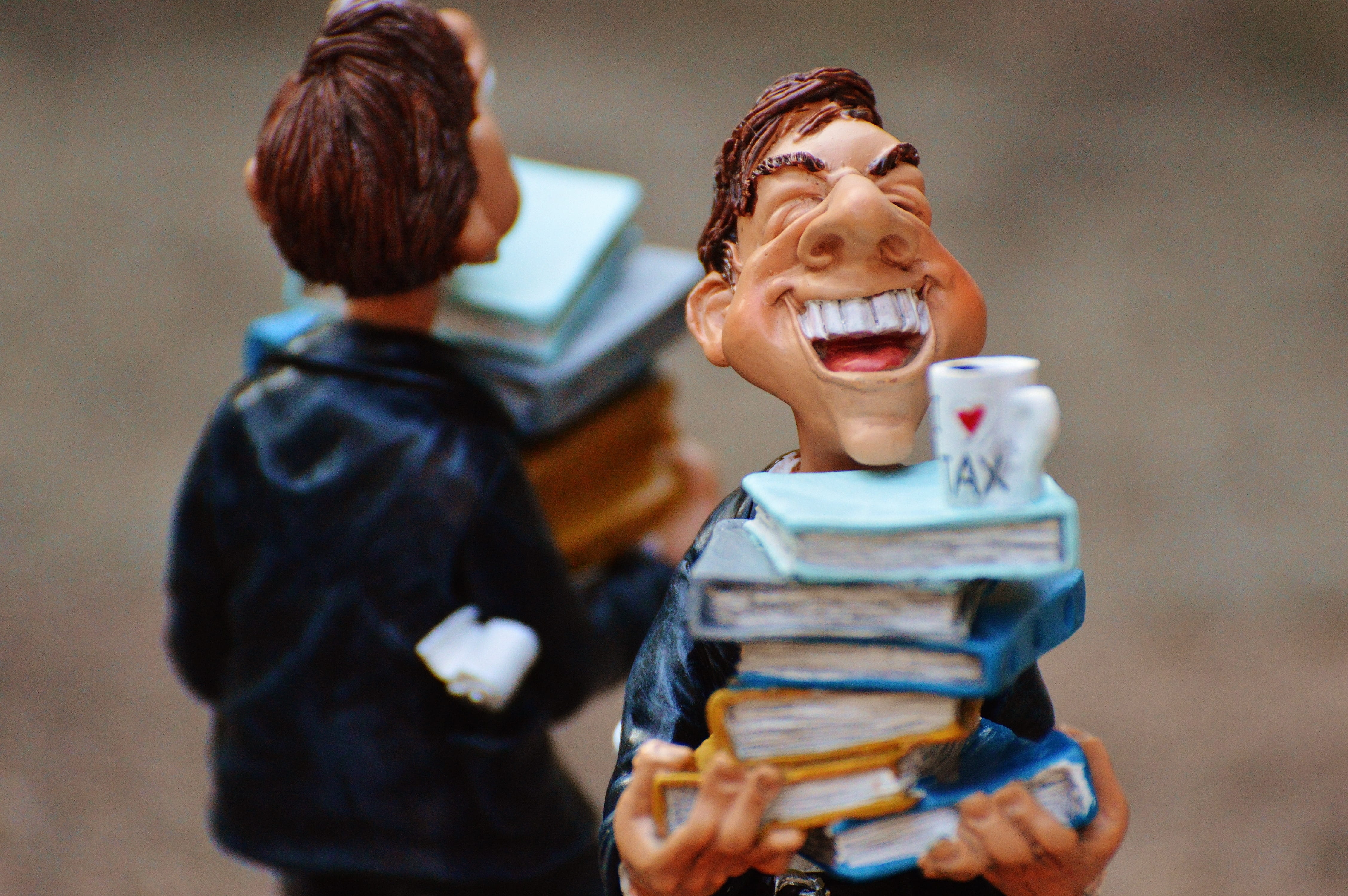 laughing, females, adult, focus, couple - relationship, man, togetherness, taxes, happiness, pile, selective, mouth, excitement, young adult, funny, books, HD Wallpaper