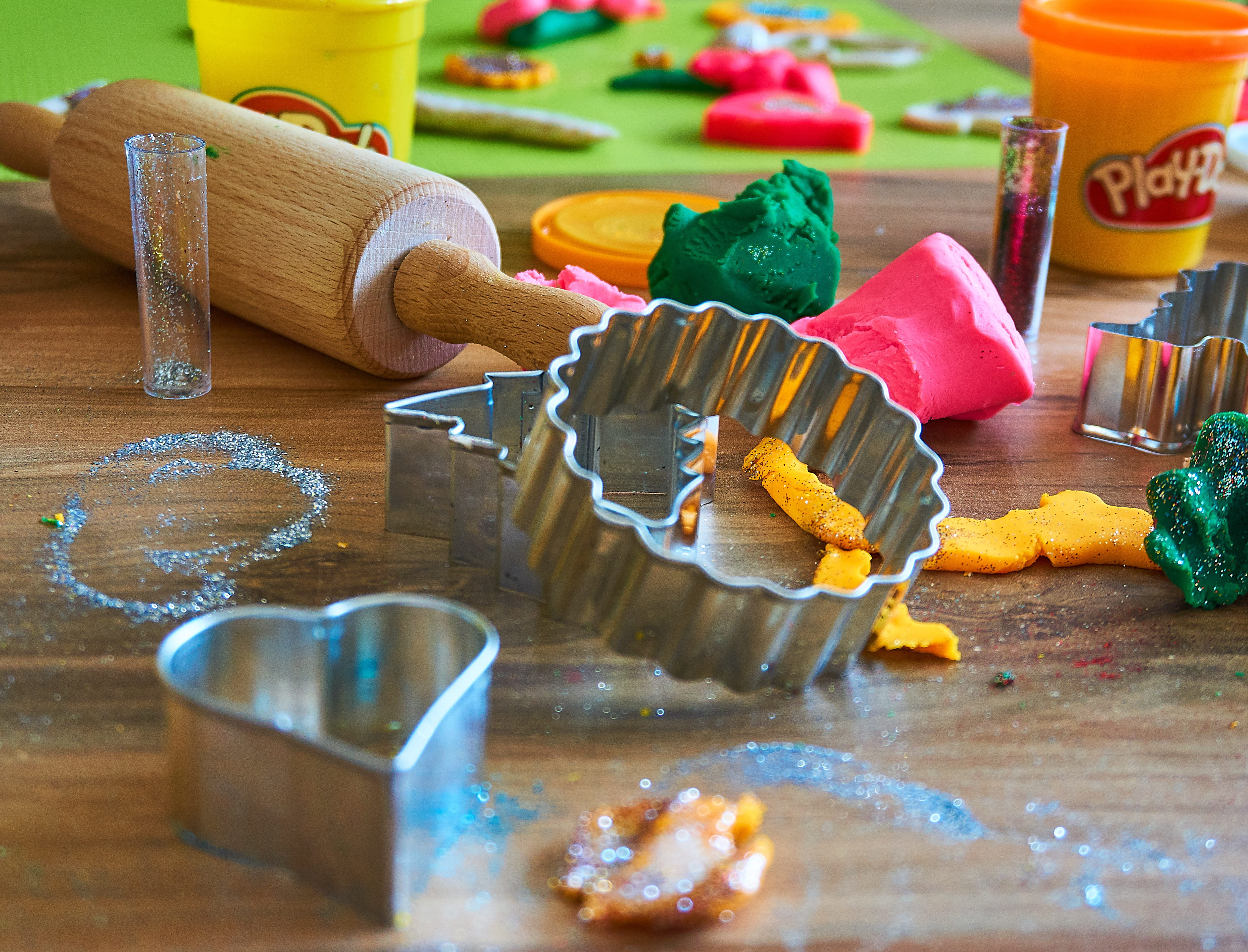 art and craft, fantasy, close-up, trays, variation, bake, selective focus, 4K, cut out, children, glitter, playdoh, roll out, toy, food, leisure, food and drink, HD Wallpaper