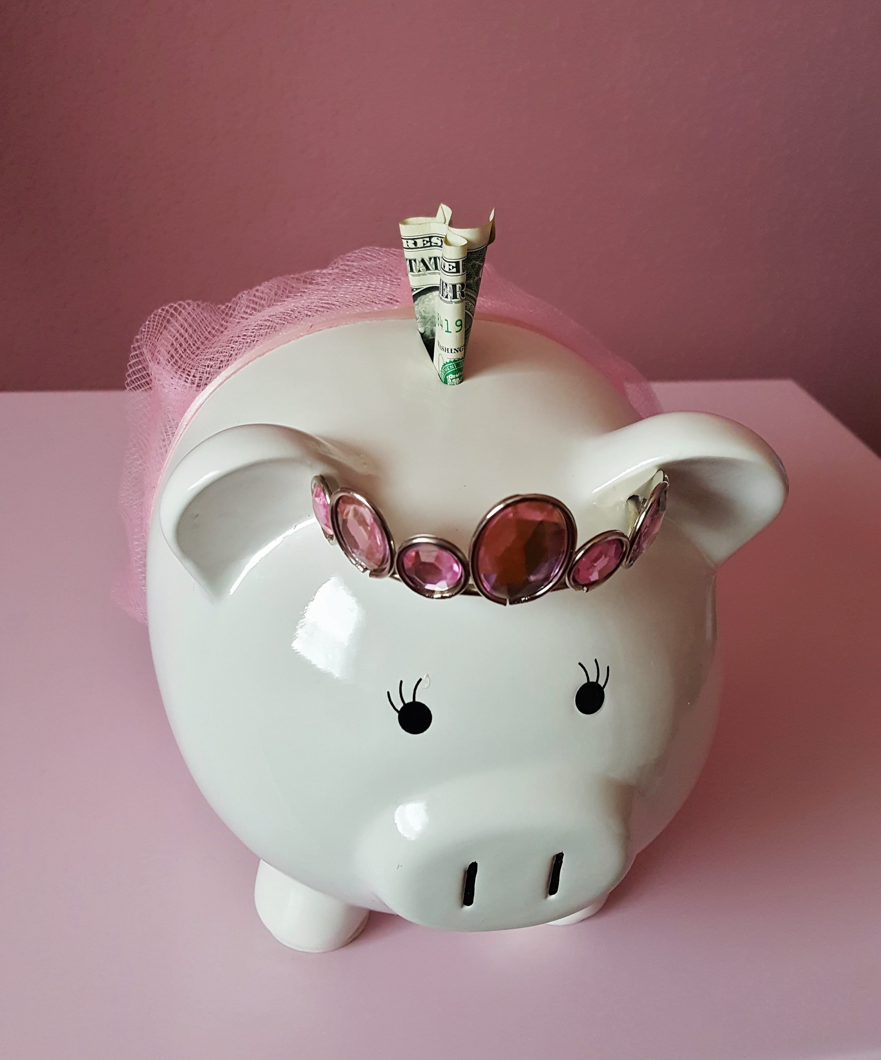financial, colored background, dollar, cash, Savings, economy, save, economics, piggy, coin bank, 2K, indoors, representation, tiara, usd, investing, business, Phone HD Wallpaper