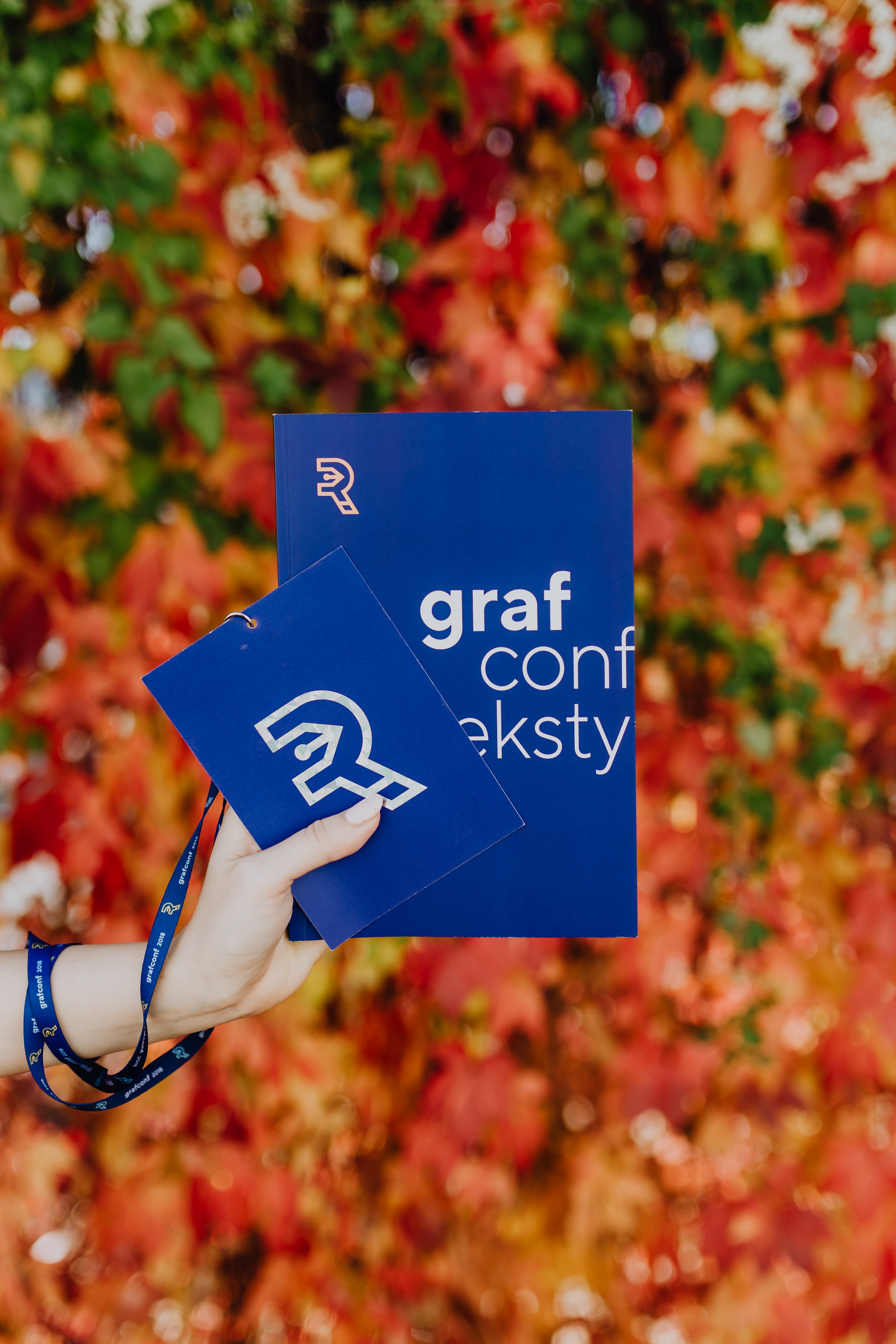 grafconf, colourful, grafconf 2017, knowledge, focus on foreground, conference, plant part, day, reading, number, information, close-up, reader, girl, message, Phone HD Wallpaper