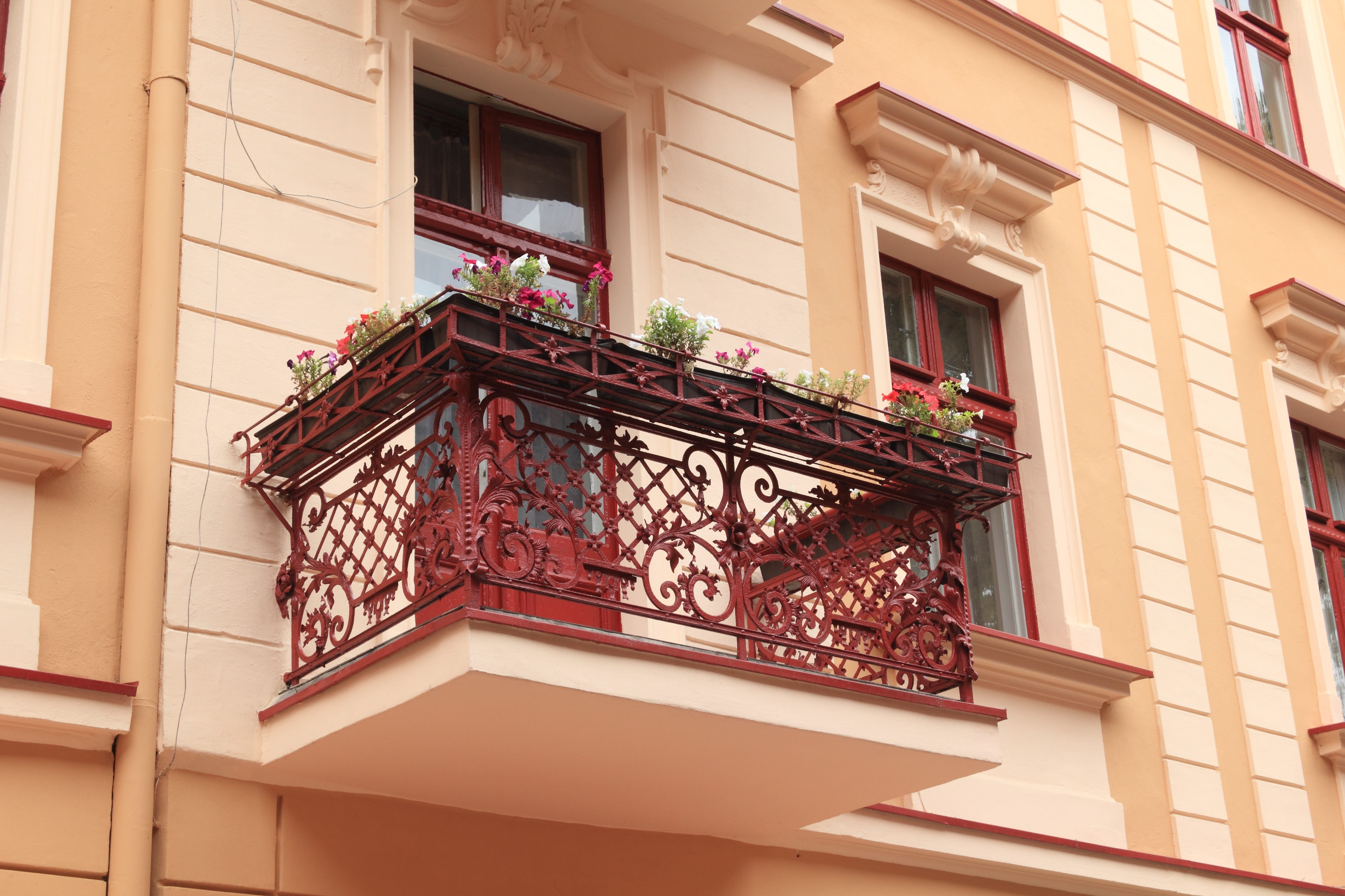 day, low angle view, outdoors, 4K, built structure, potted plant, residential district, house, shutter, building exterior, building, window, ornate, wall - building feature, HD Wallpaper