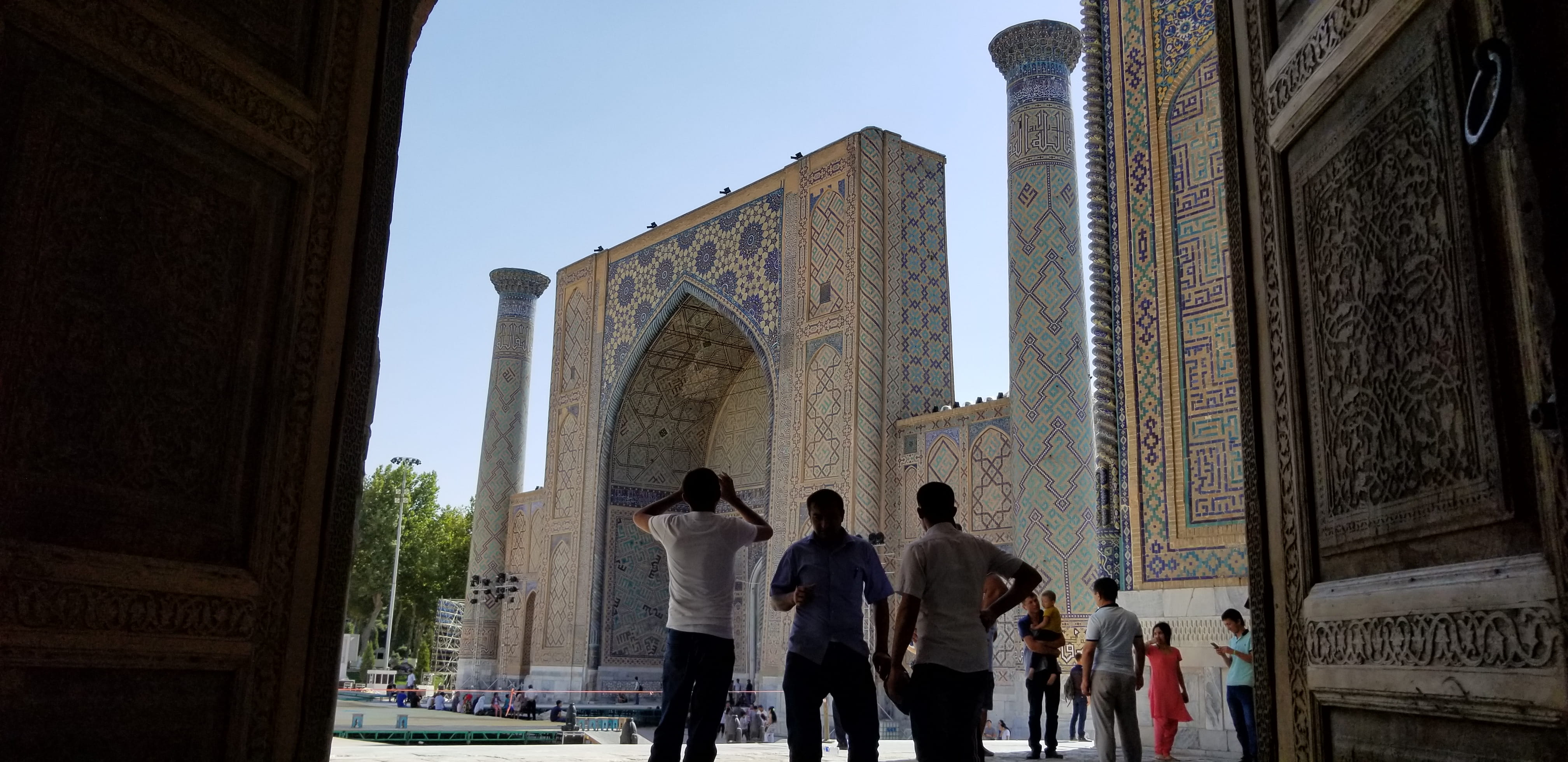 madrasa, tourist, building, tourism, travel, architecture, samarkhand, religion, 4K, women, visit, samarqand, belief, real people, large group of people, HD Wallpaper