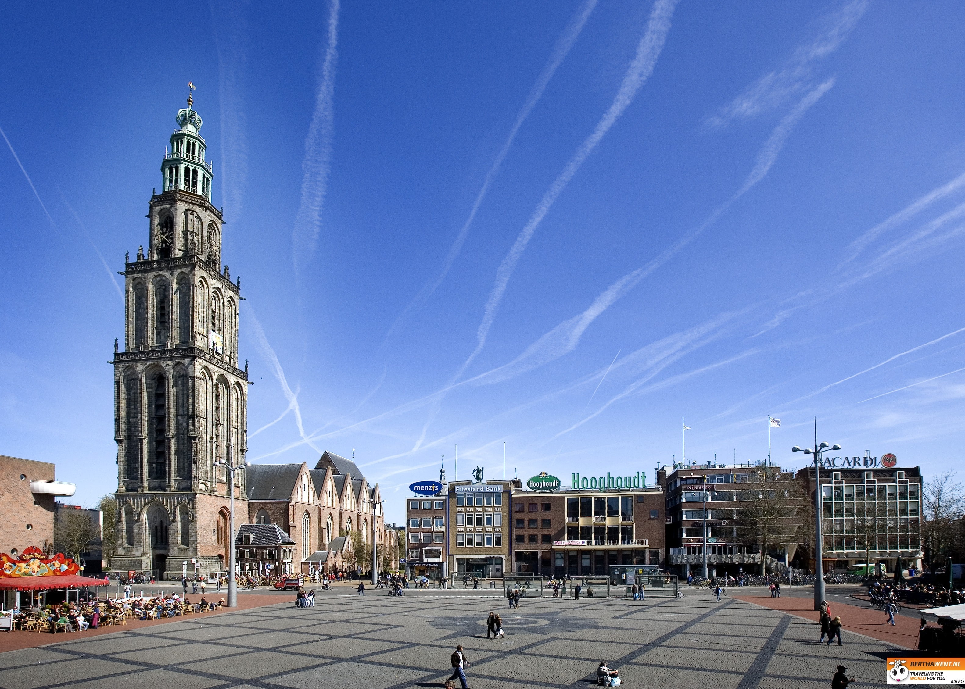 day, building, city, spirituality, travel destinations, large group of people, Netherlands, street, outdoors, building exterior, crowd, town, sky, vapor trail, HD Wallpaper
