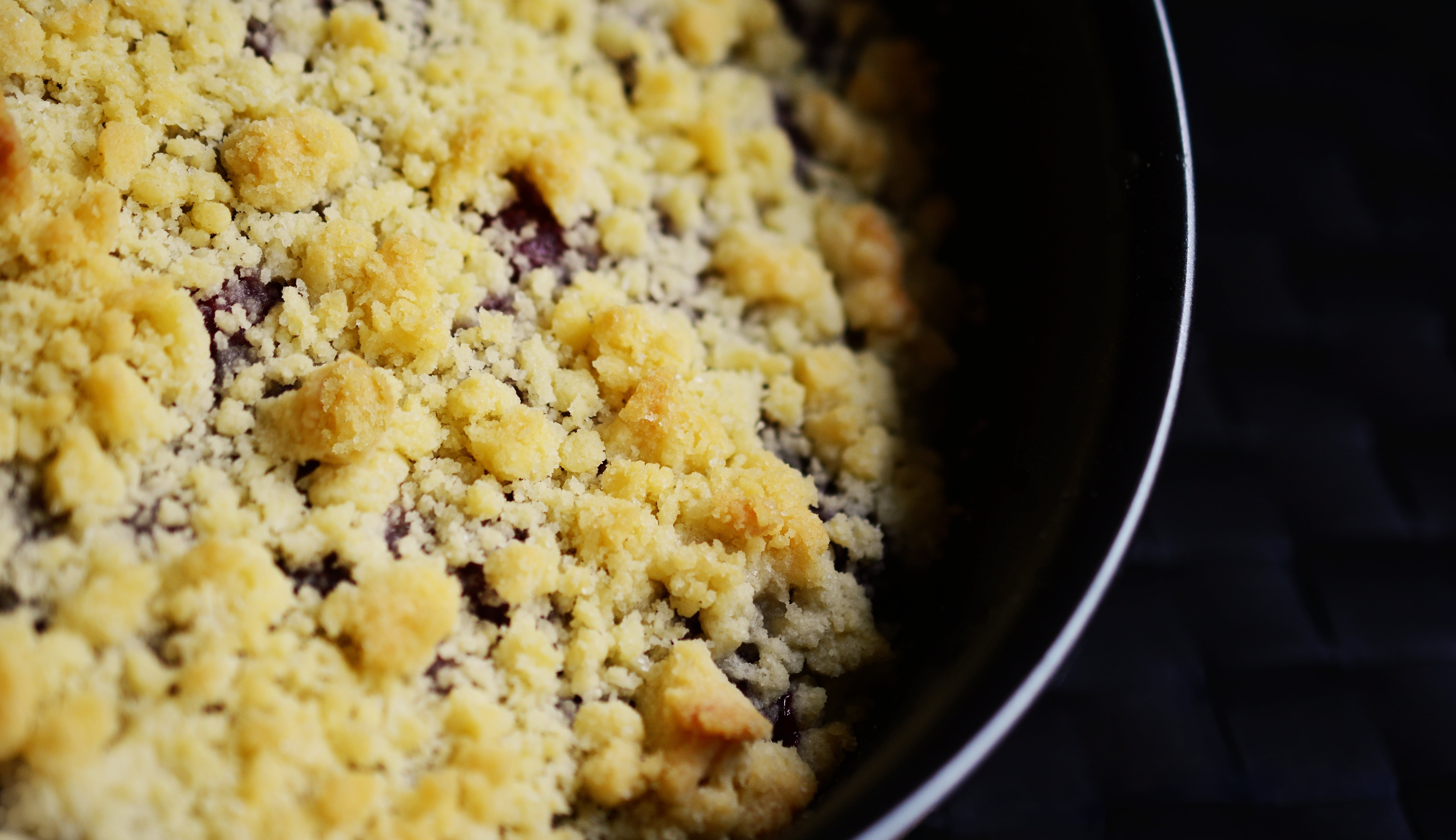 dried food, crumb, mixing, snack, raisin, preparation, streusel, yellow, wellbeing, fruit, cake mould, still life, pastries, sweet food, streusel cake, HD Wallpaper